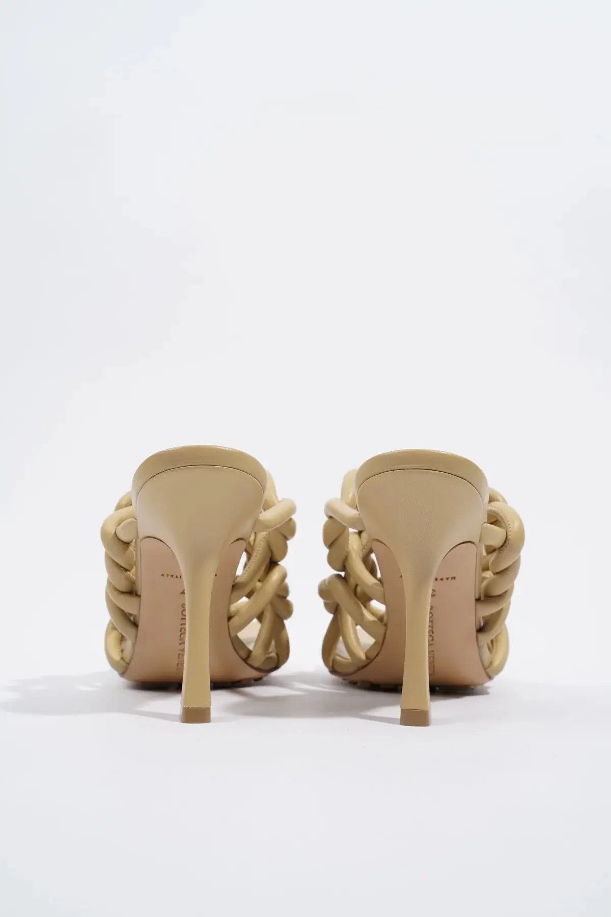Bottega Veneta o1bcso1str0924 Stretch Twist Mules in Beige Size US 7 / IT 37 - 6 Thumbnail