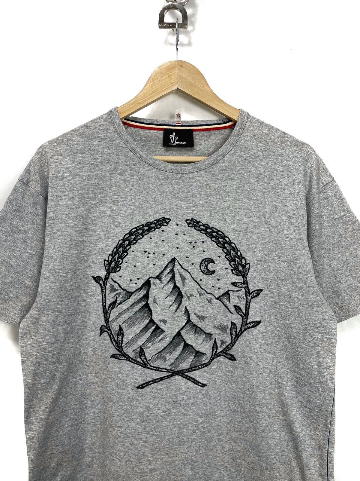 Moncler Grenoble Moncler Grenoble Mountain Wreath Graphic T-Shirt Size US M / EU 48-50 / 2 - 3 Thumbnail