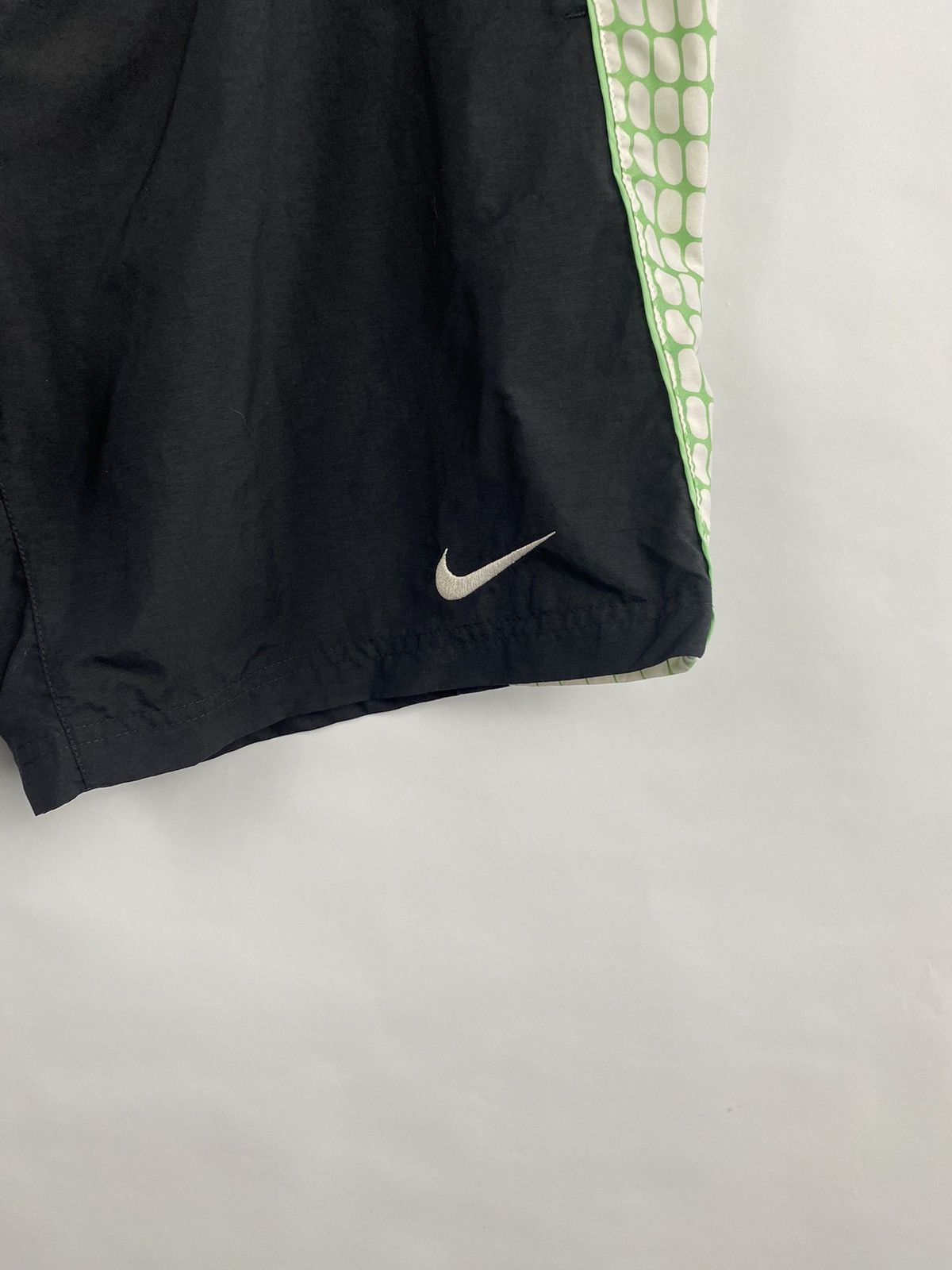 Nike 🇺🇸 Vintage 90s Nike Nylon Shorts Rare Retro Hype Y2K Size US 32 / EU 48 - 3 Thumbnail