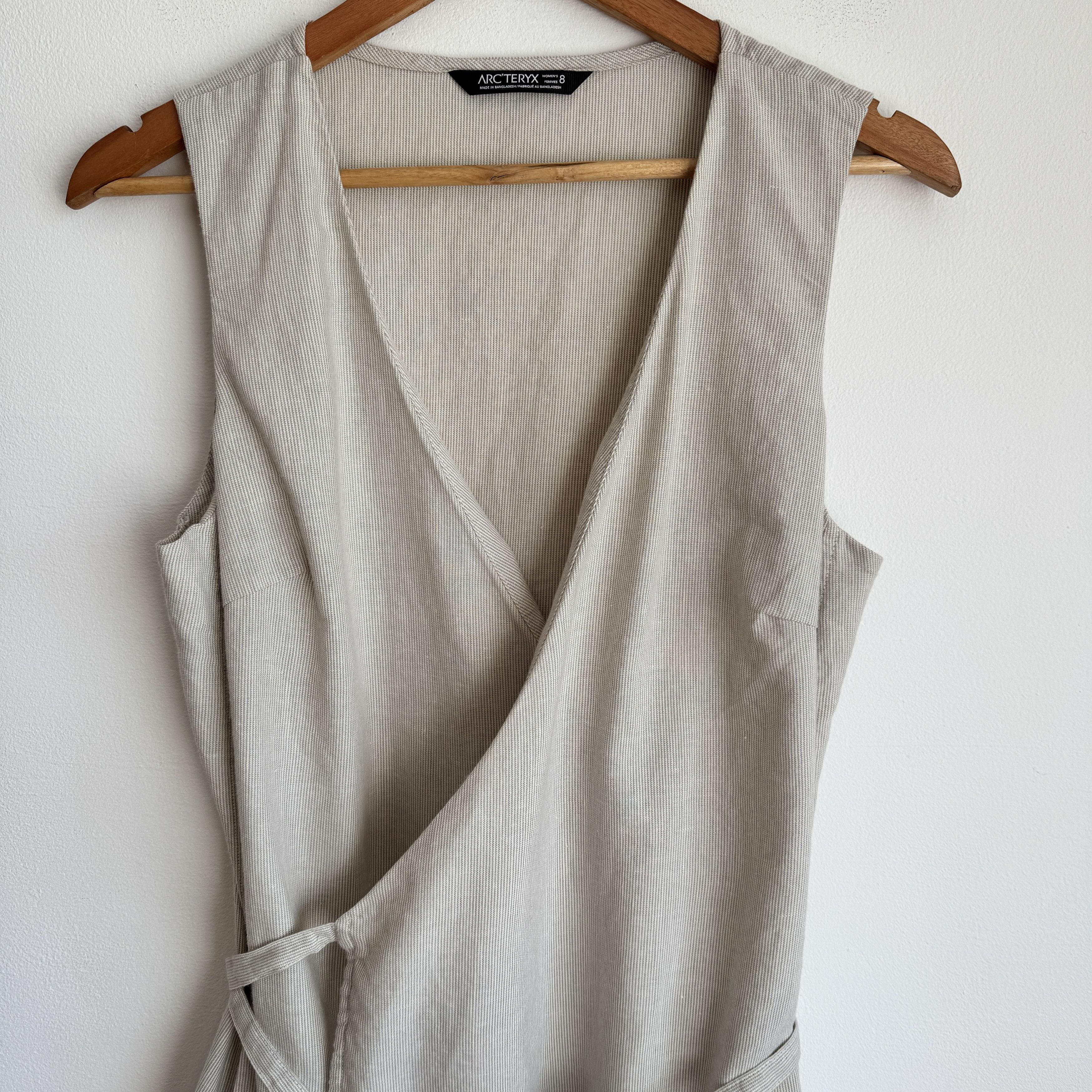 Arc'teryx Arc'teryx Vaseux Linen Blend Wrap Dress M Size M / US 6-8 / IT 42-44 - 2 Thumbnail