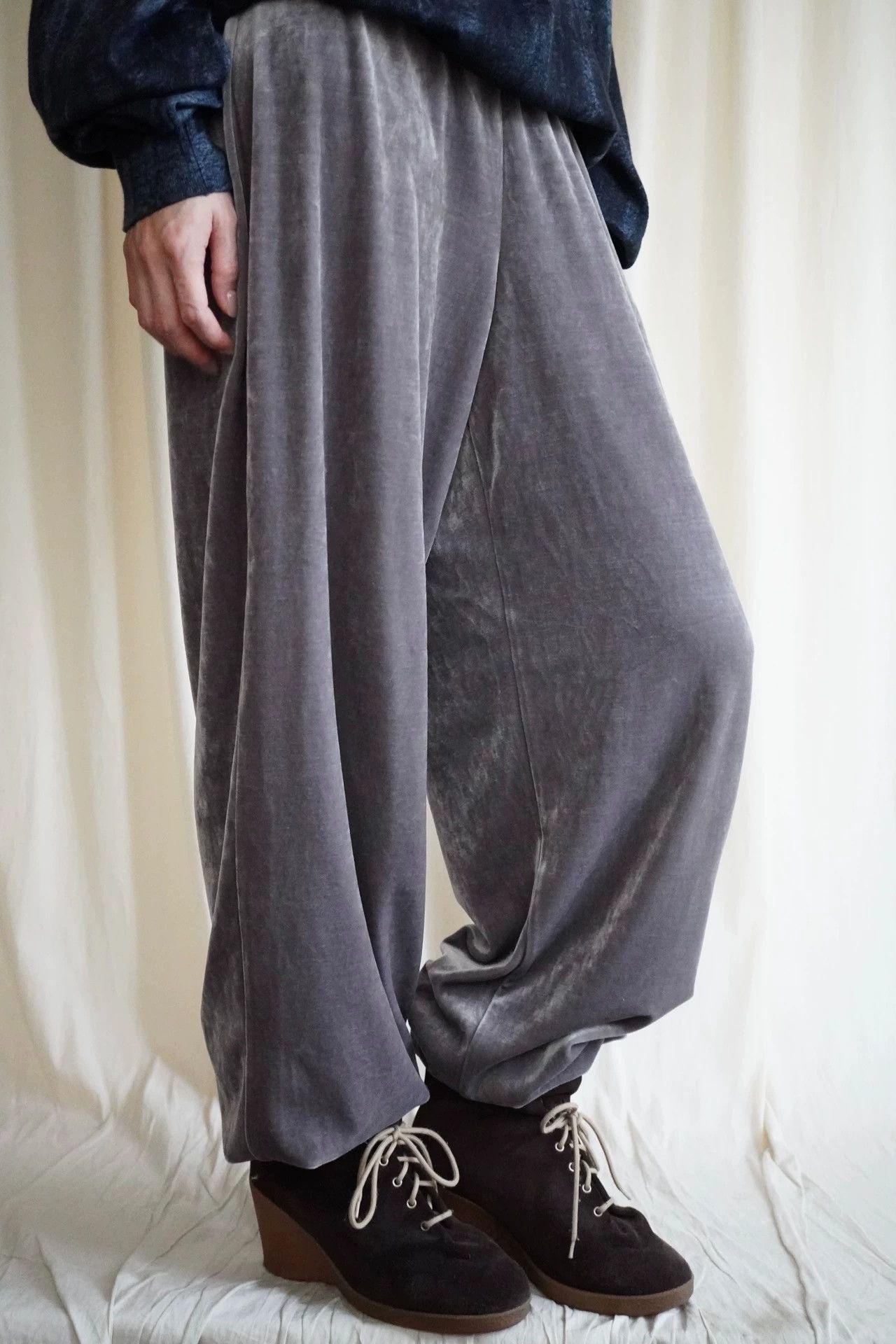 Issey Miyake Issey Miyake 1991 Blue-Gray Velvet Lantern Trousers L Size 28" / US 6 / IT 42 - 1 Thumbnail