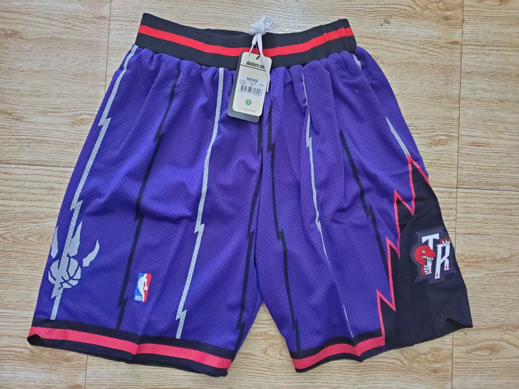 NBA Men's Toronto Raptors Short Vintage With Pocket XL Size US 36 / EU 52 - 1 Thumbnail