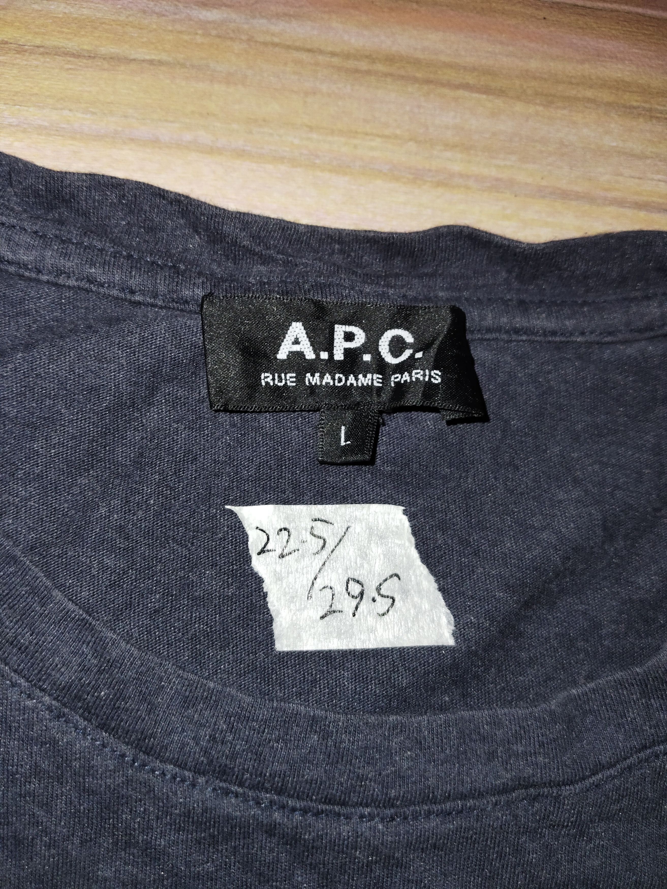 A.P.C. A.P.C Paris Tee Size US L / EU 52-54 / 3 - 2 Thumbnail