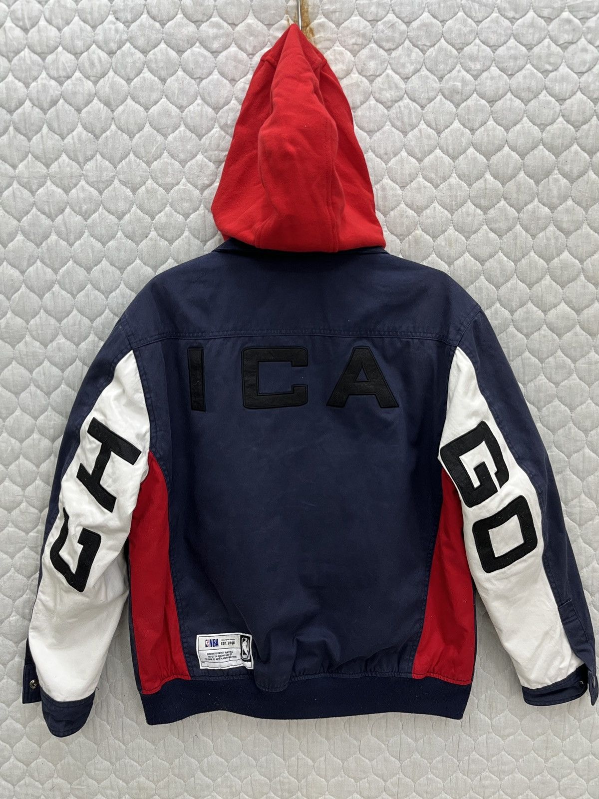 NBA 🔥🔥🔥STEALS CHICAGO BULLS DETACHABLE HOODIE JACKET Size US M / EU 48-50 / 2 - 1 Thumbnail