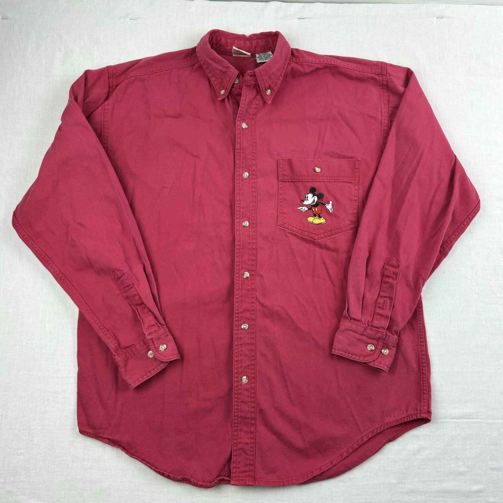 Disney VINTAGE Disney Mickey Mouse Button-Up Shirt Men M Red 90s Collared Casual Buttons Disney World Store Size US M / EU 48-50 / 2 - 2 Thumbnail