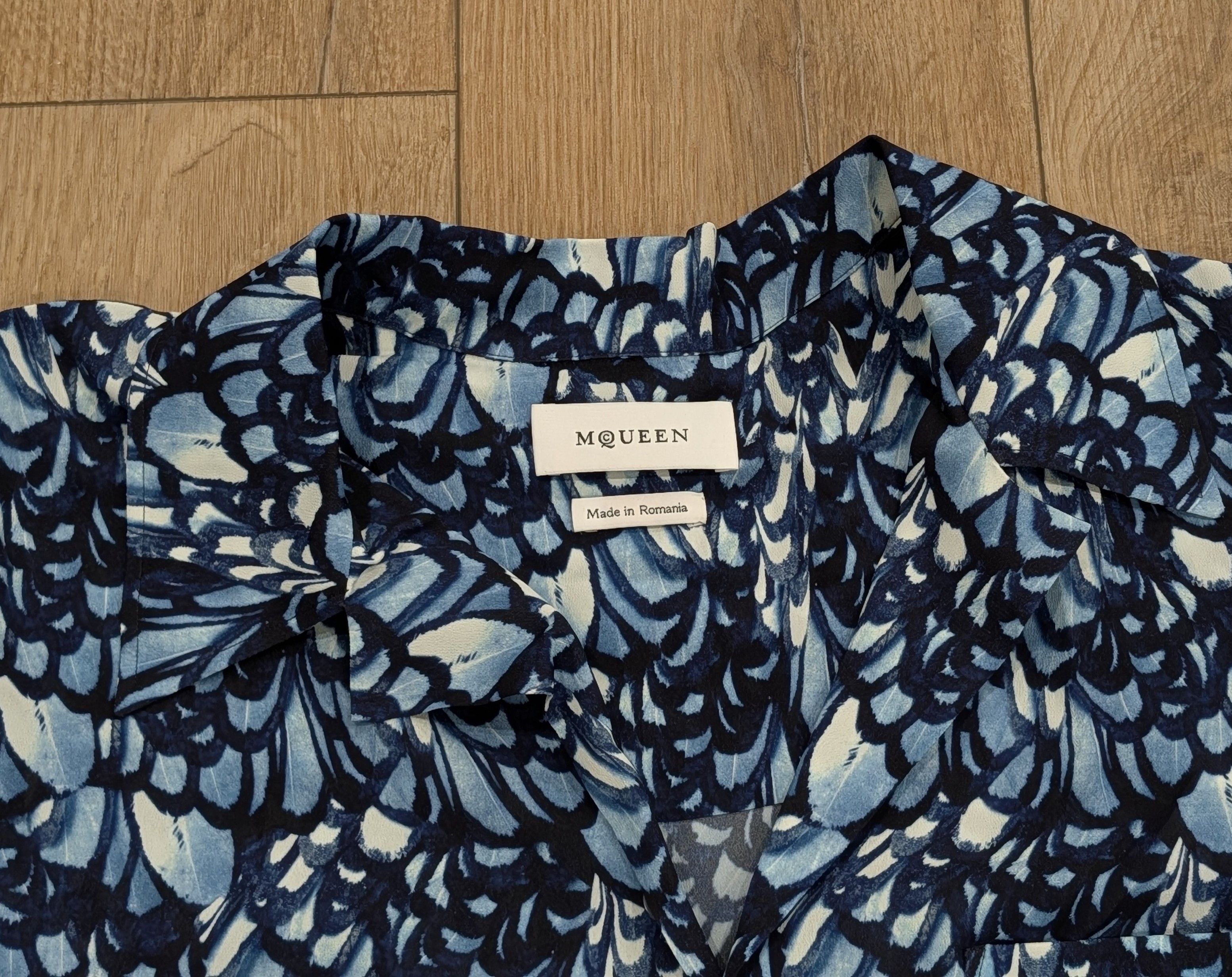 Alexander McQueen Alexander McQueen Feather Boxy Button Up Camp Shirt 16.5 Size US L / EU 52-54 / 3 - 2 Thumbnail