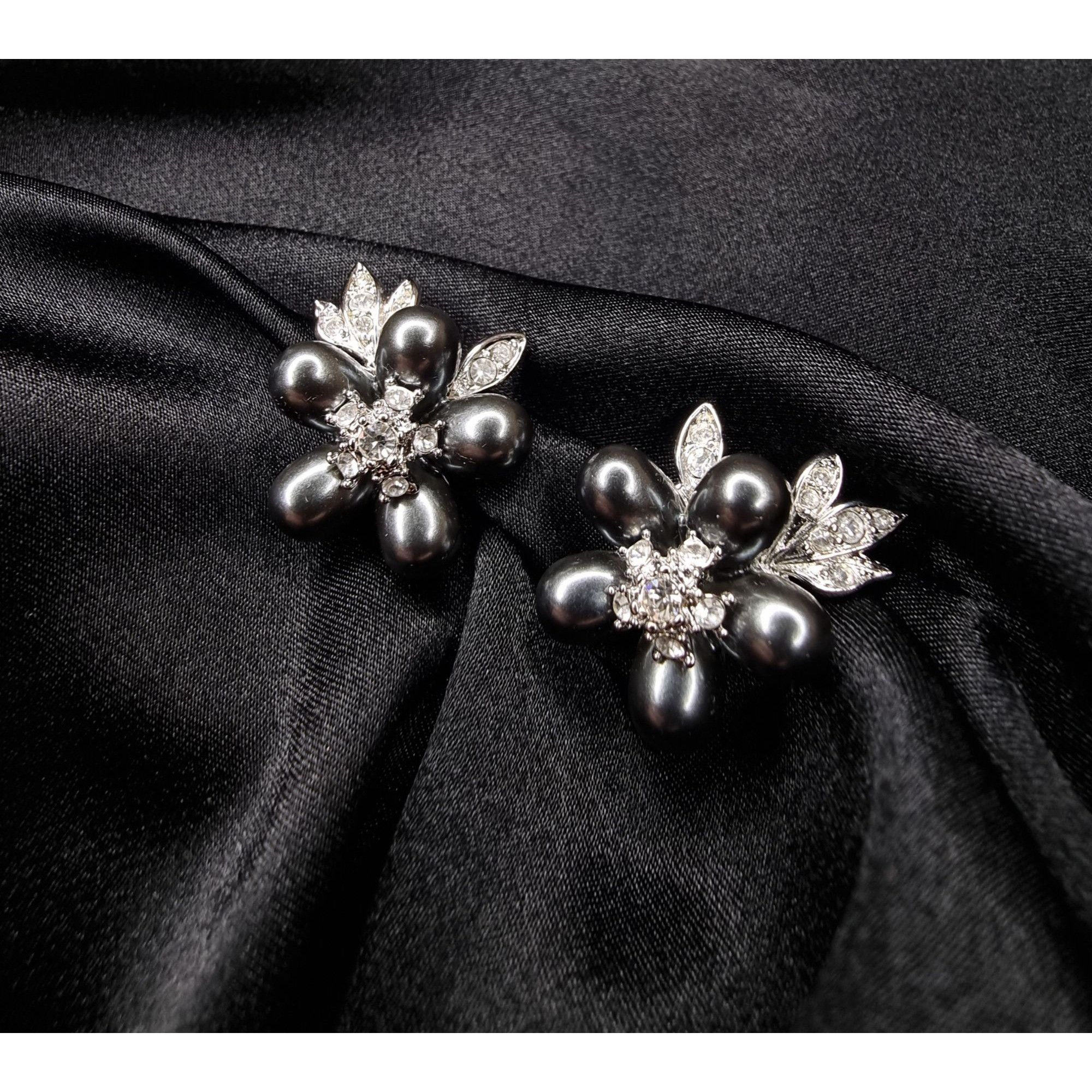 Other Vintage Nolan Miller Flower Clip-On Earrings W/ Rhinestones Size ONE SIZE - 1 Thumbnail