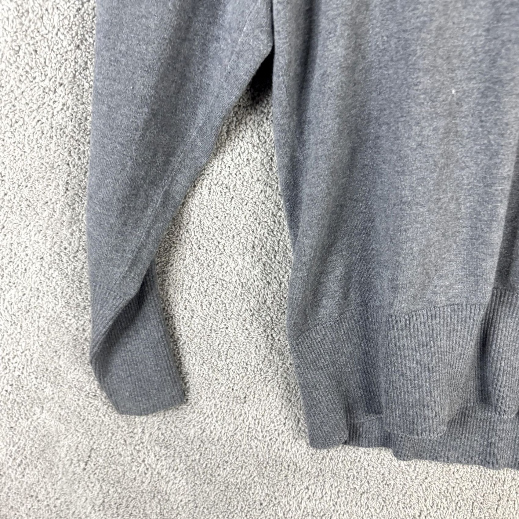Banana Republic Banana Republic Sweater Womens Large Gray Silk Cashmere V Neck Knit Pullover Size L / US 10 / IT 46 - 2 Thumbnail