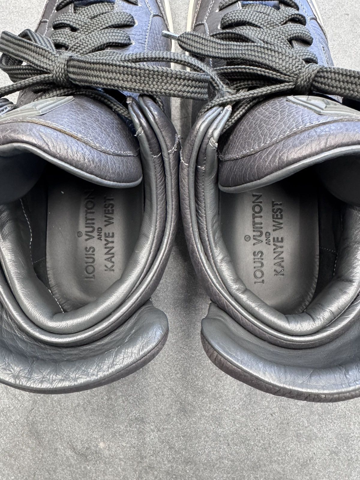 Louis Vuitton 2009 Louis Vuitton Don Kanye West Anthracite Size LV 7 US 8 Size US 8 / EU 41 - 6 Thumbnail