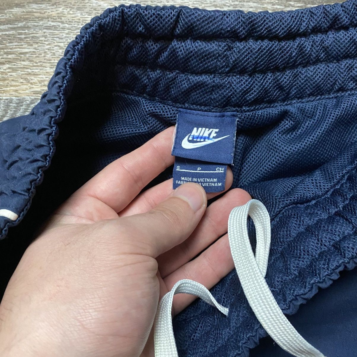 Nike NIKE VINTAGE SHORTS Size S Y2K swoosh Size US 32 / EU 48 - 4 Thumbnail
