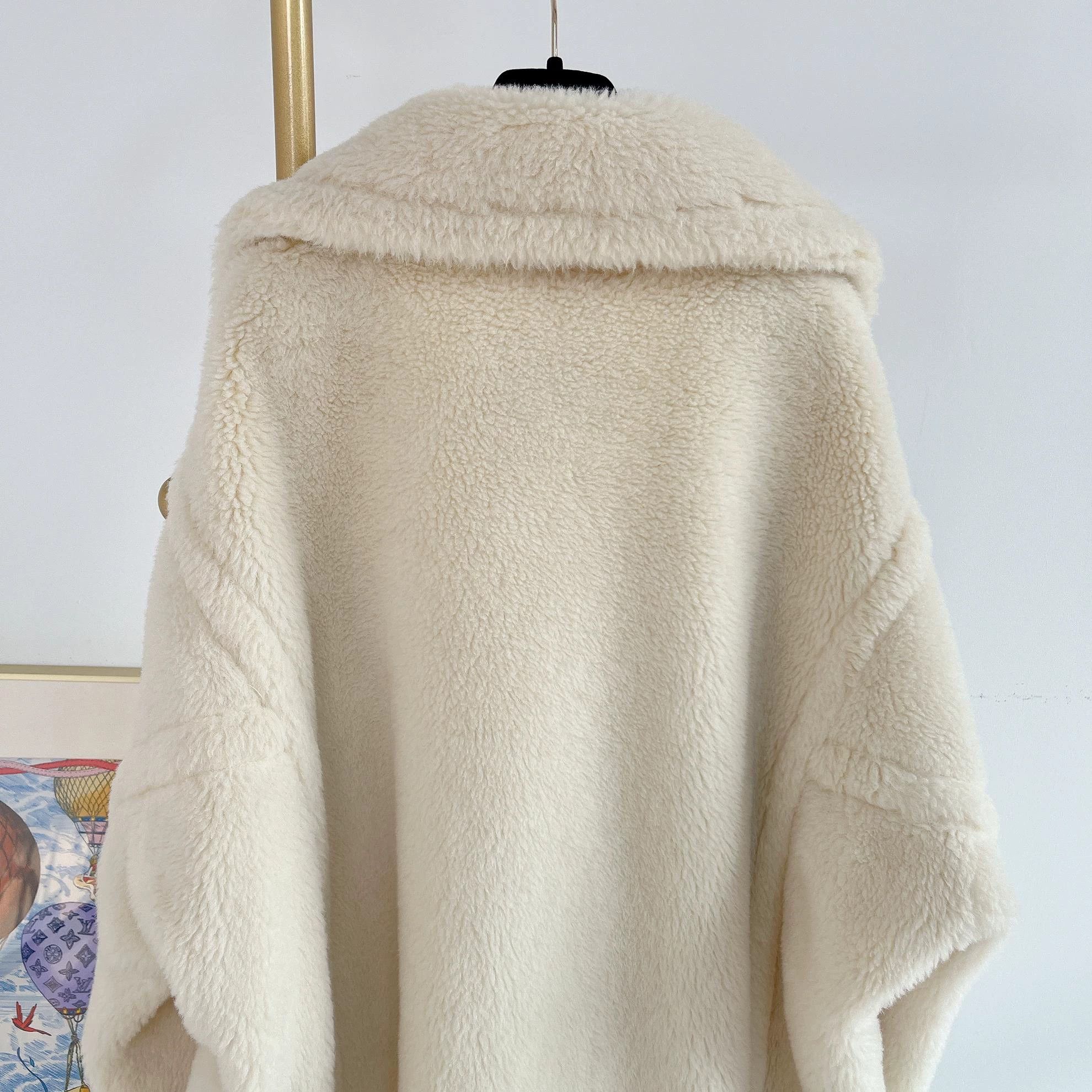 Max Mara Maxmara White Teddy Coat S 8705 Size S / US 4 / IT 40 - 6 Thumbnail