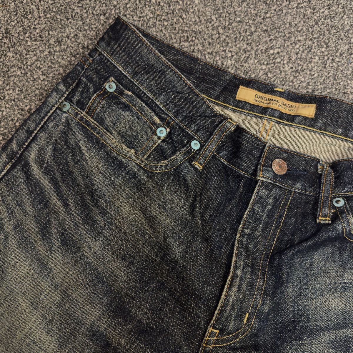 Undercover × Uniqlo 🔥🇯🇵 Japanese Uniqlo B002 Regular Fit Boot Cut Dark Blue Denim Size US 31 - 10 Thumbnail
