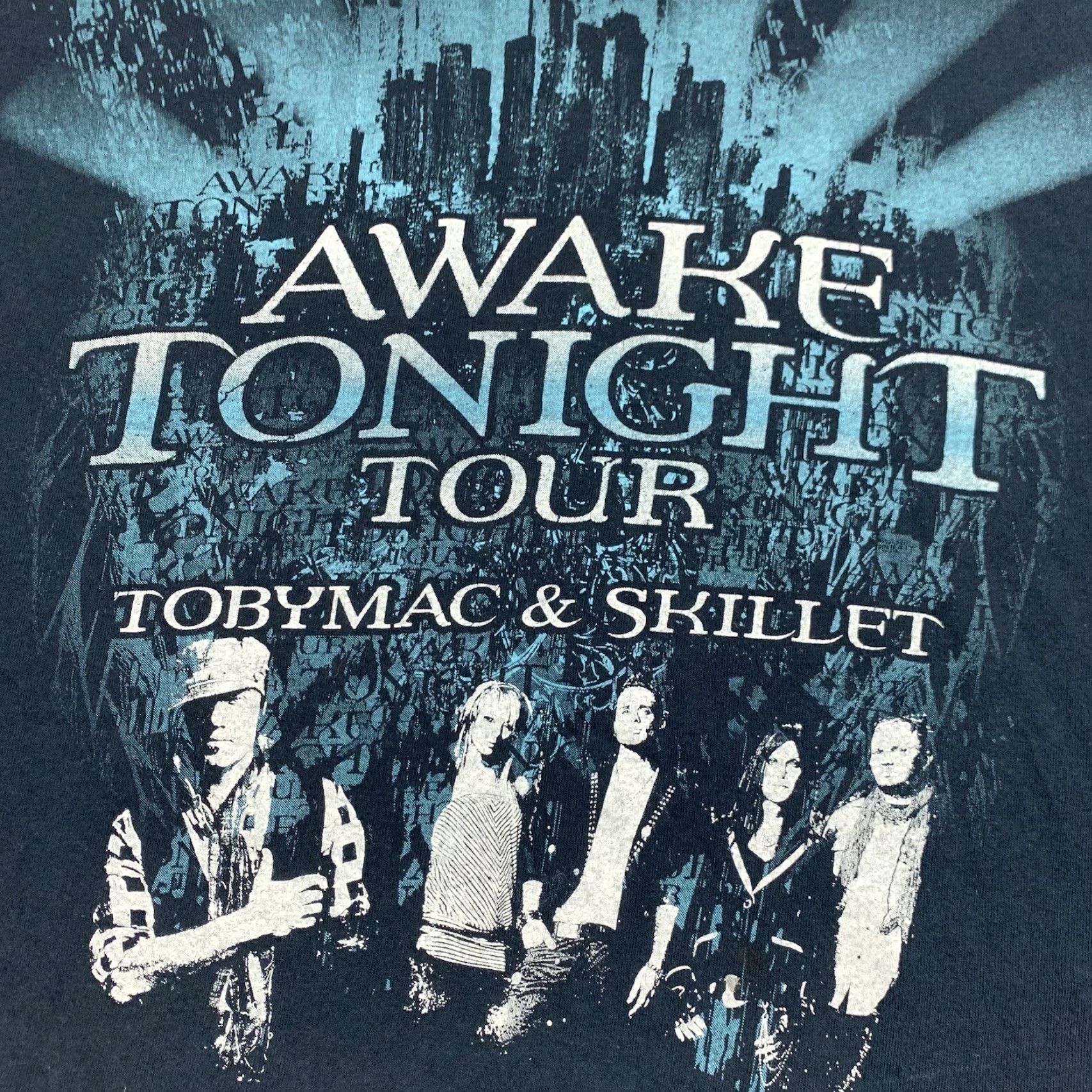 Gildan VINTAGE Awake Tonight Tour Shirt Adult Medium Blue All Over Print 2010 Skillet Toby Mac Size US M / EU 48-50 / 2 - 2 Thumbnail