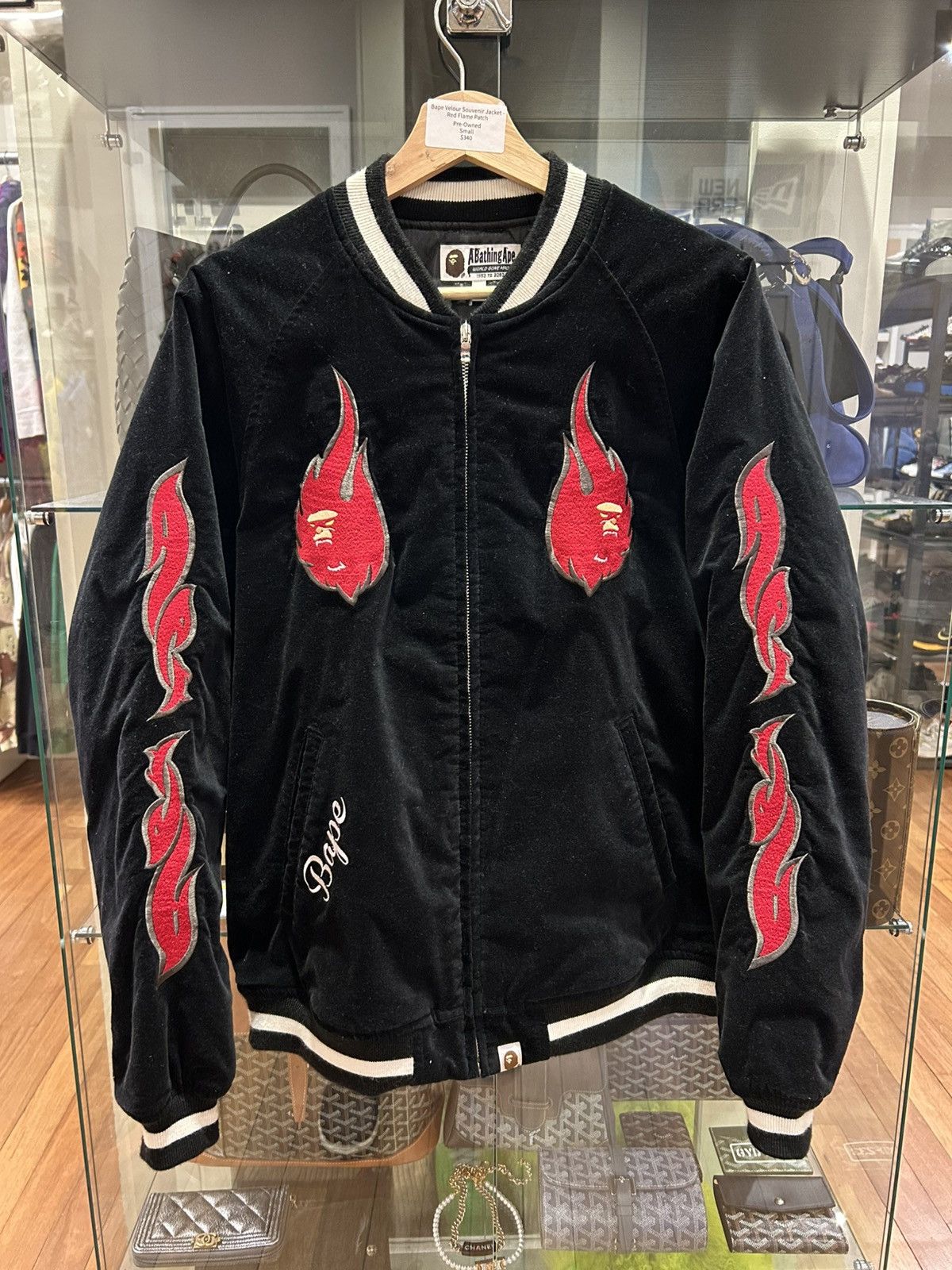Bape Bale Velour Souvenir Jacket Size US S / EU 44-46 / 1 - 1 Thumbnail