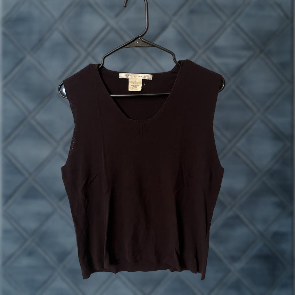 Vintage VINTAGE Max Studio Women's Sleeveless Maroon Rayon Blend Tank Top L Summer Casual Womens Size L / US 10 / IT 46 - 1 Thumbnail