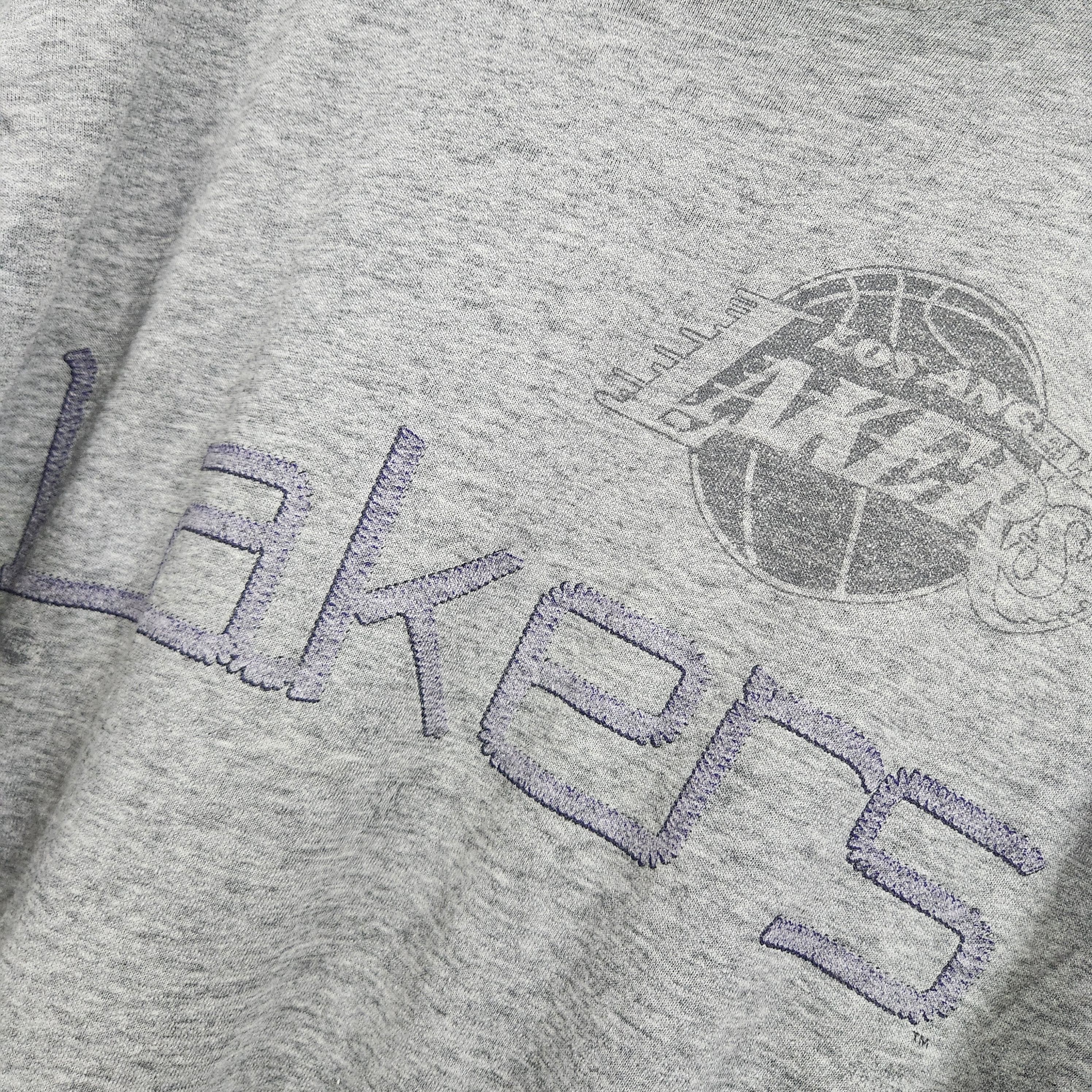 NBA × Vintage Vintage 1990s L.A. Lakers Distressed Sweater Size US XL / EU 56 / 4 - 15 Thumbnail