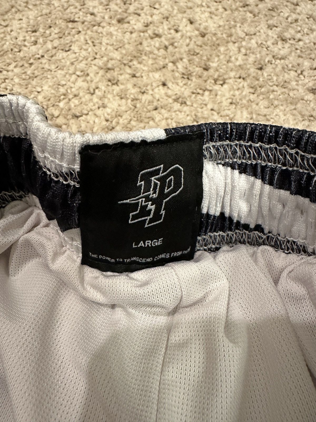 Other Inaka mesh shorts animal pack Size US 34 / EU 50 - 4 Thumbnail