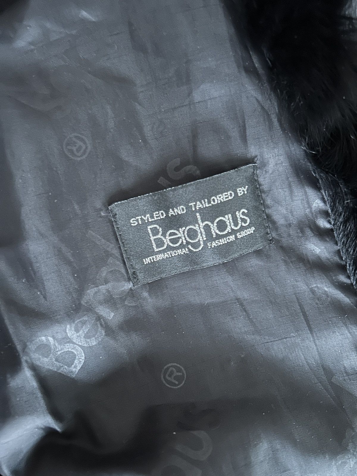 Berghaus wolf fur coat Size M / US 6-8 / IT 42-44 - 4 Thumbnail