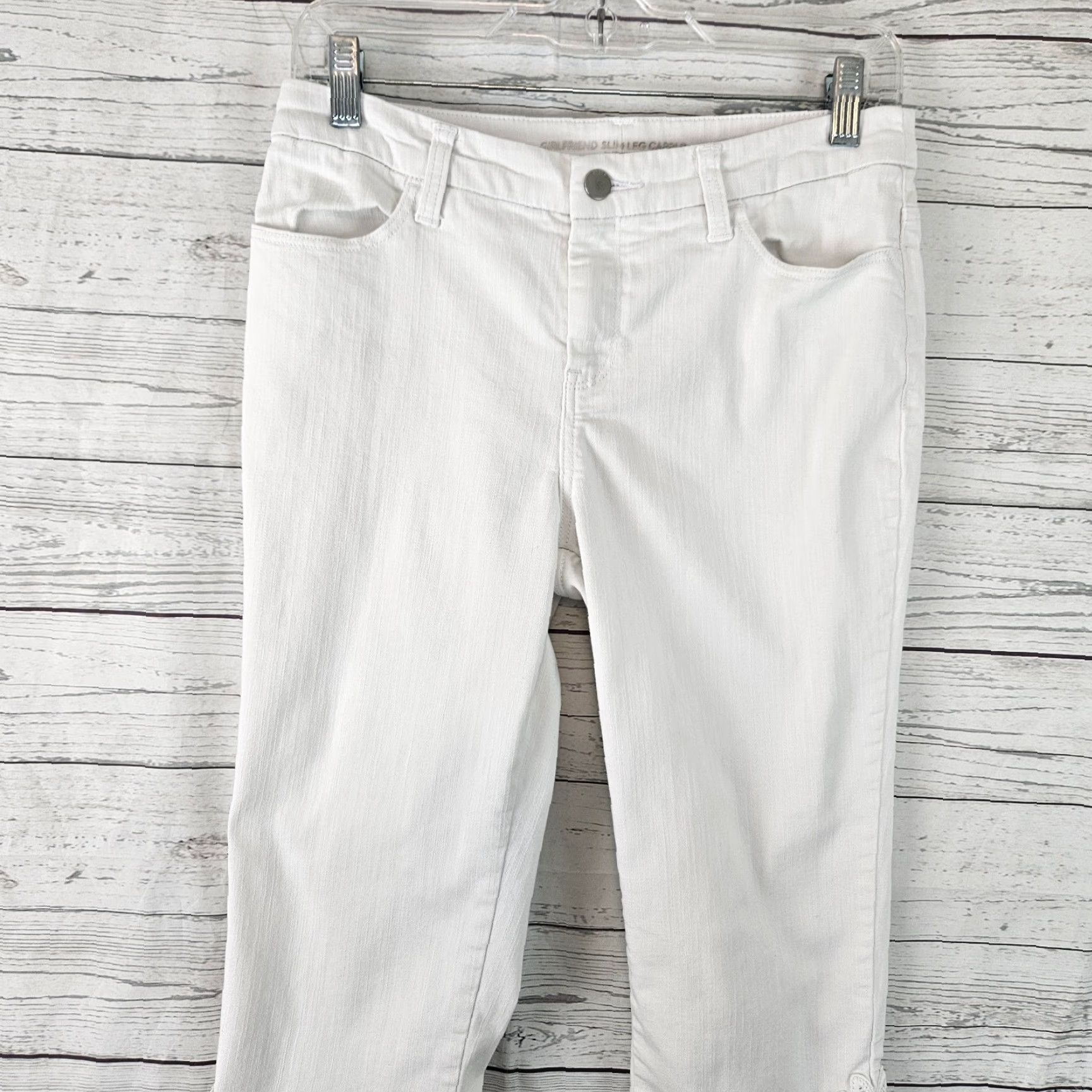 Vintage Chico's Womens Capri Jeans Sz 4 White Mid Rise Crochet Hem Cotton Blend Denim Capri Womens Jeans Capris 4 White Size 27" / US 4 / IT 40 - 2 Thumbnail