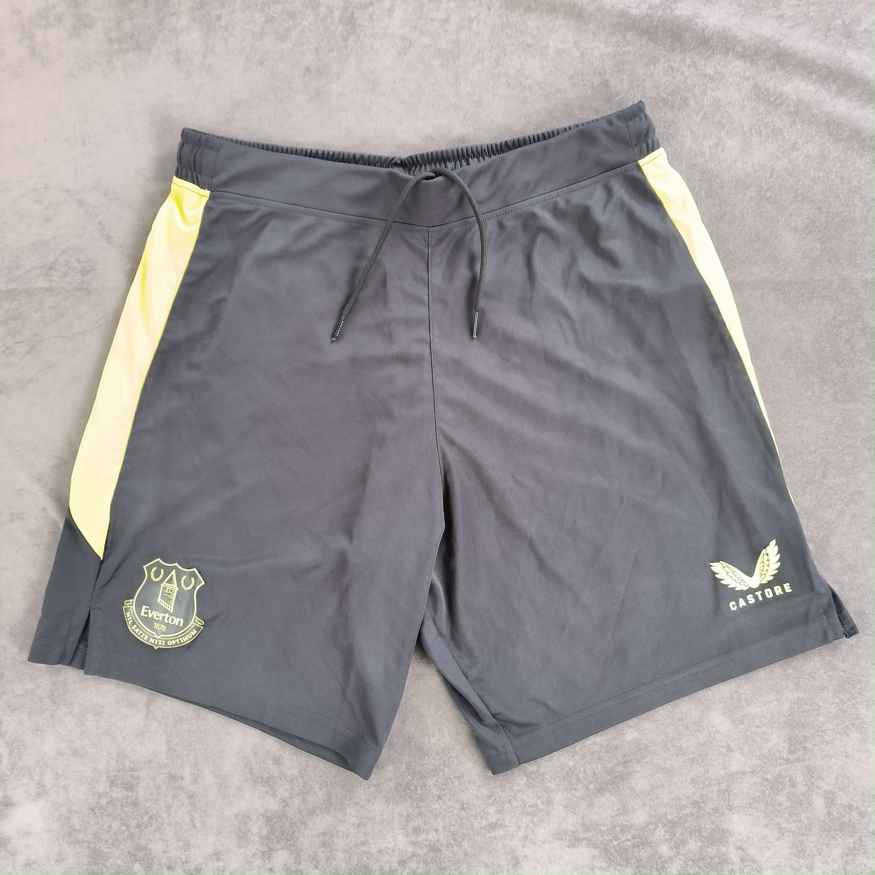 Castore Everton Castore football shorts size M Size US 32 / EU 48 - 1 Thumbnail