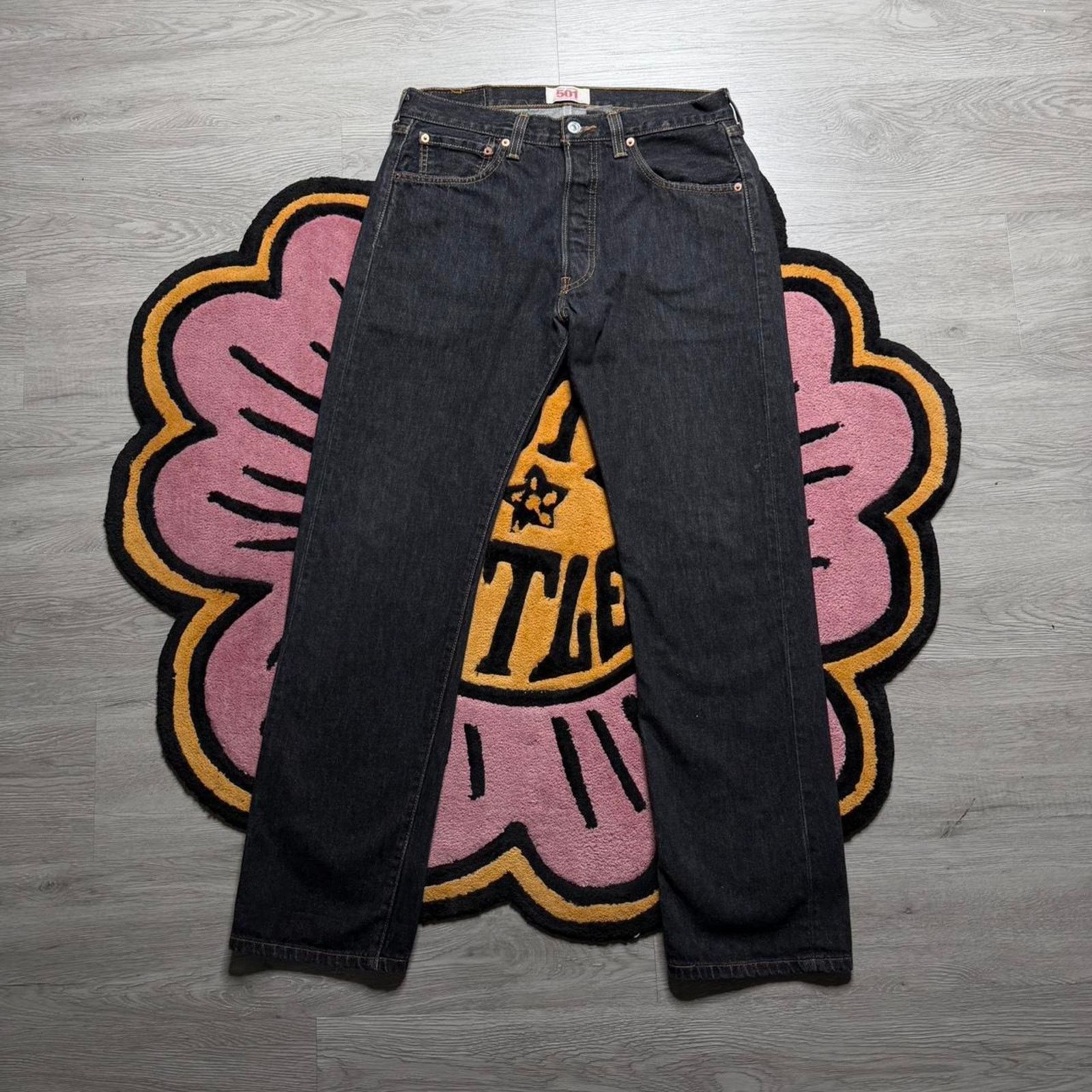 Levi's × Vintage Vintage Y2K Levi’s 501 Button Fly Straight Leg Denim Jeans Size US 33 - 1 Thumbnail