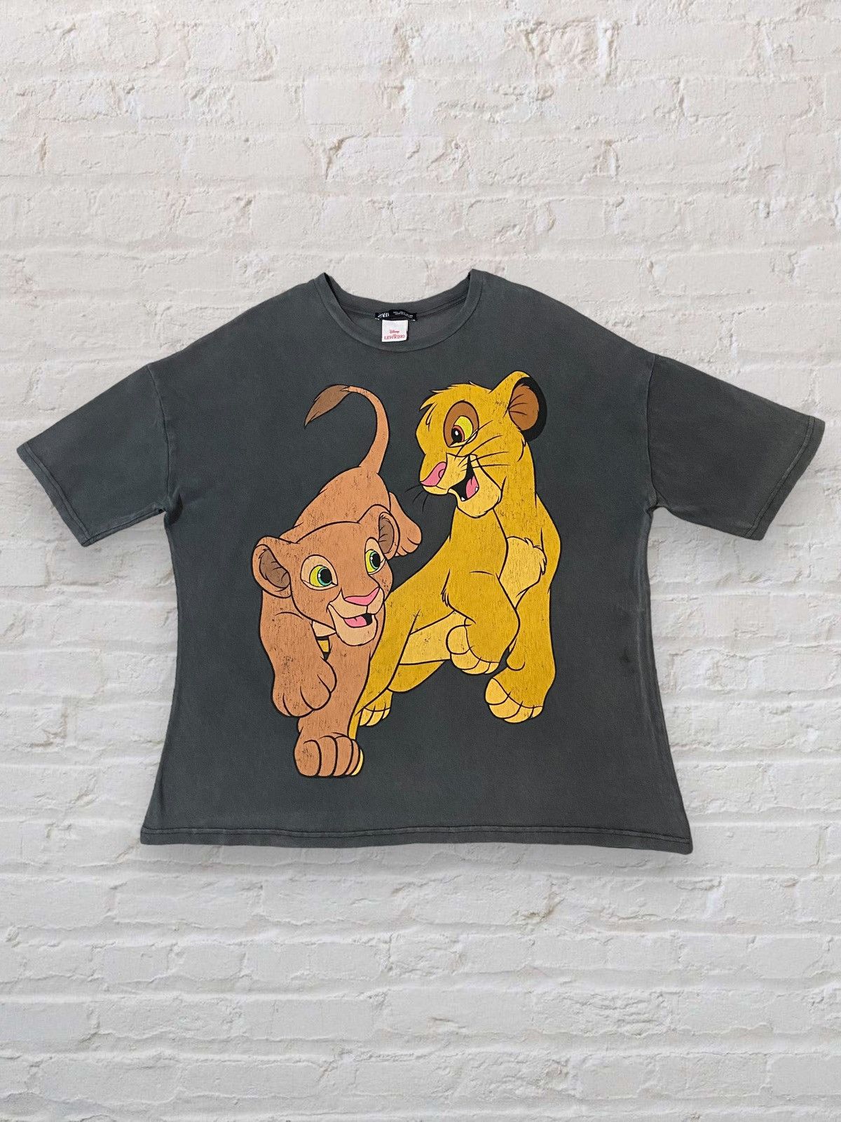 Disney × Zara ZARA X LION KING DISNEY YOUNG NALA & SARAFINA GRAPHIC TEE Size US XL / EU 56 / 4 - 1 Thumbnail