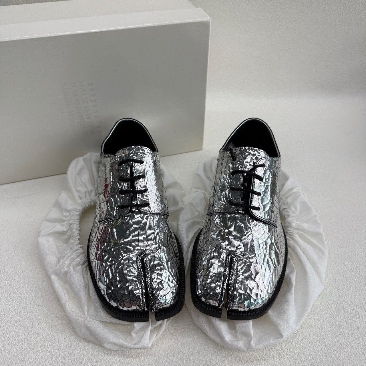 Maison Margiela Maison Margiela Silver Lowtop Sneakers us_5 Women Size US 5 / IT 35 - 1 Thumbnail