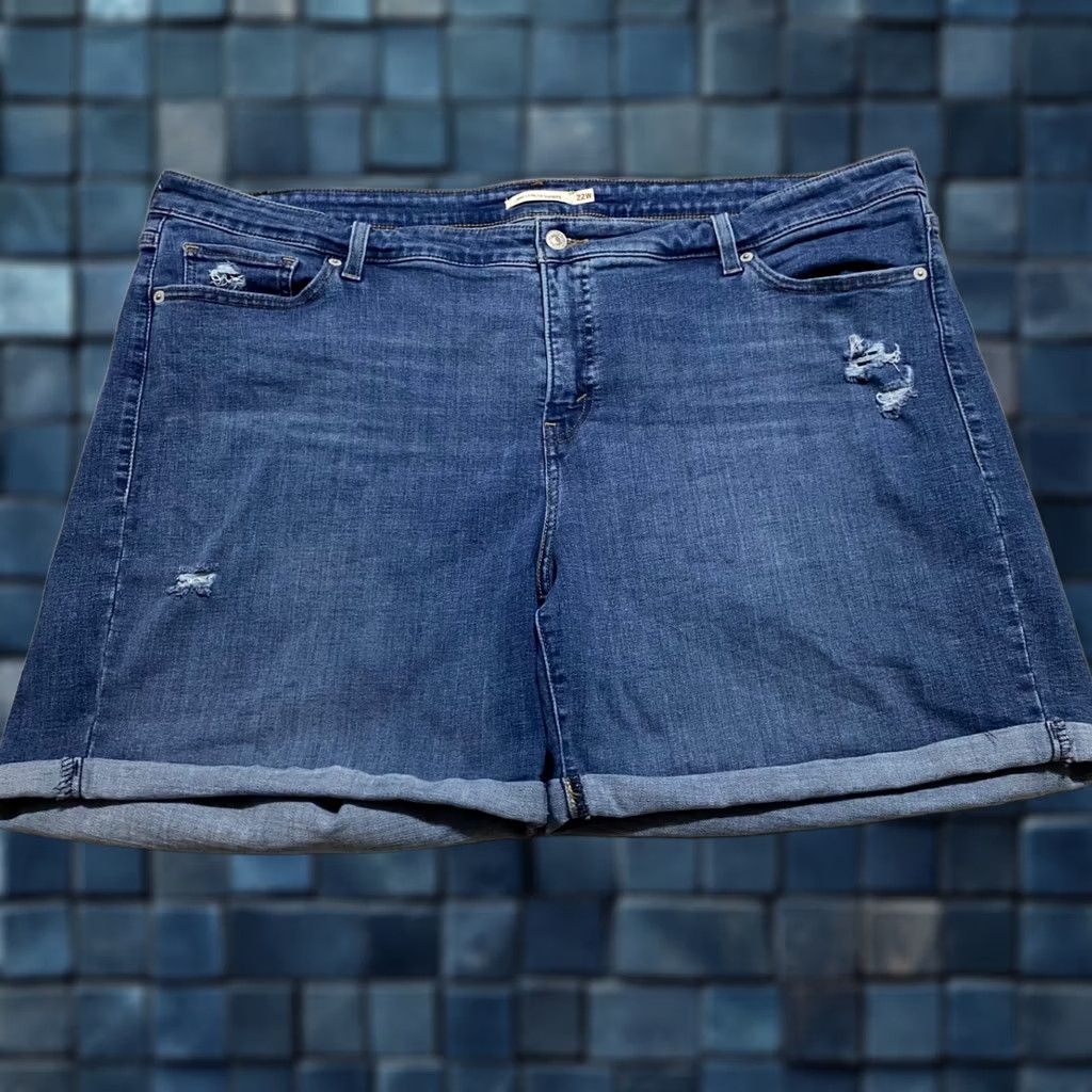 Levi's VINTAGE Levis Womens 22W Plus Jeans Blue Denim Distressed Cut-Off Mid Rise Inseam 7" Size 40" / US 18 - 1 Thumbnail