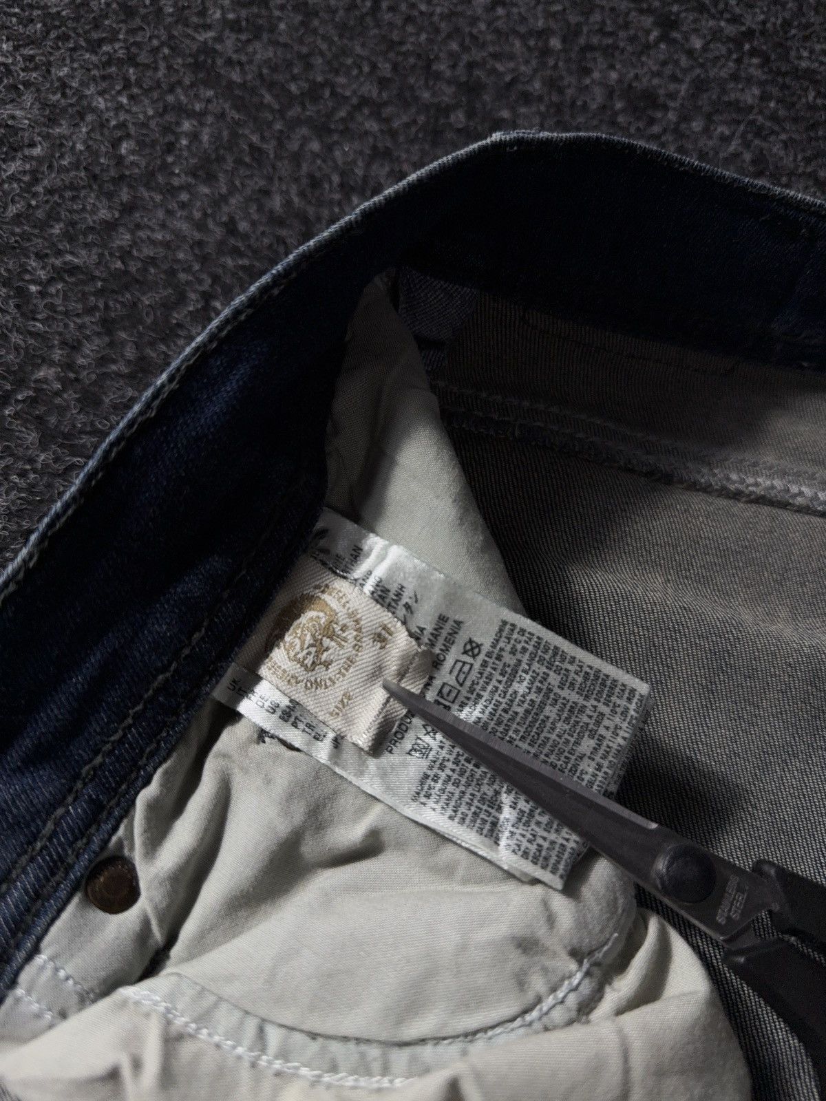 Distressed 2000s Diesel denim pants jeans y2k style