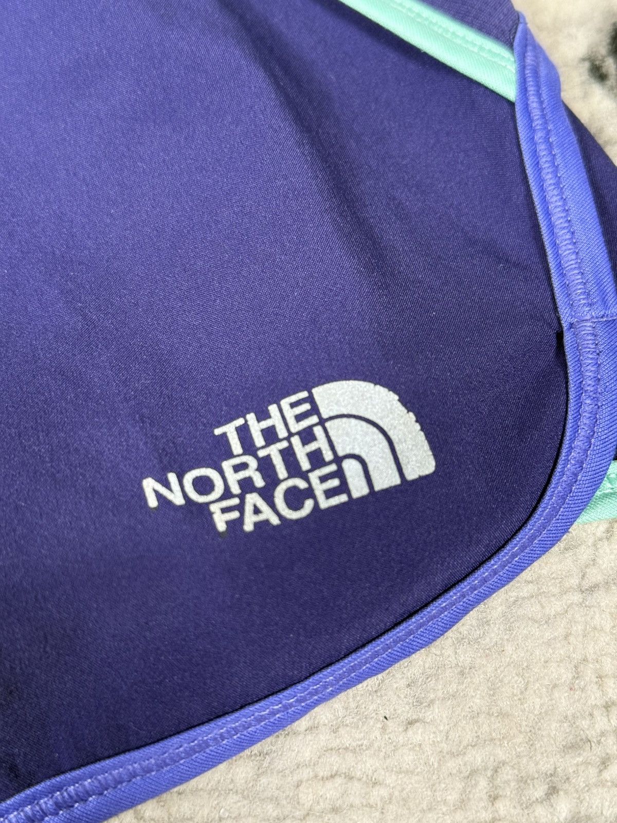 The North Face The North Face Women Gym Shorts Size 28" / US 6 / IT 42 - 3 Thumbnail