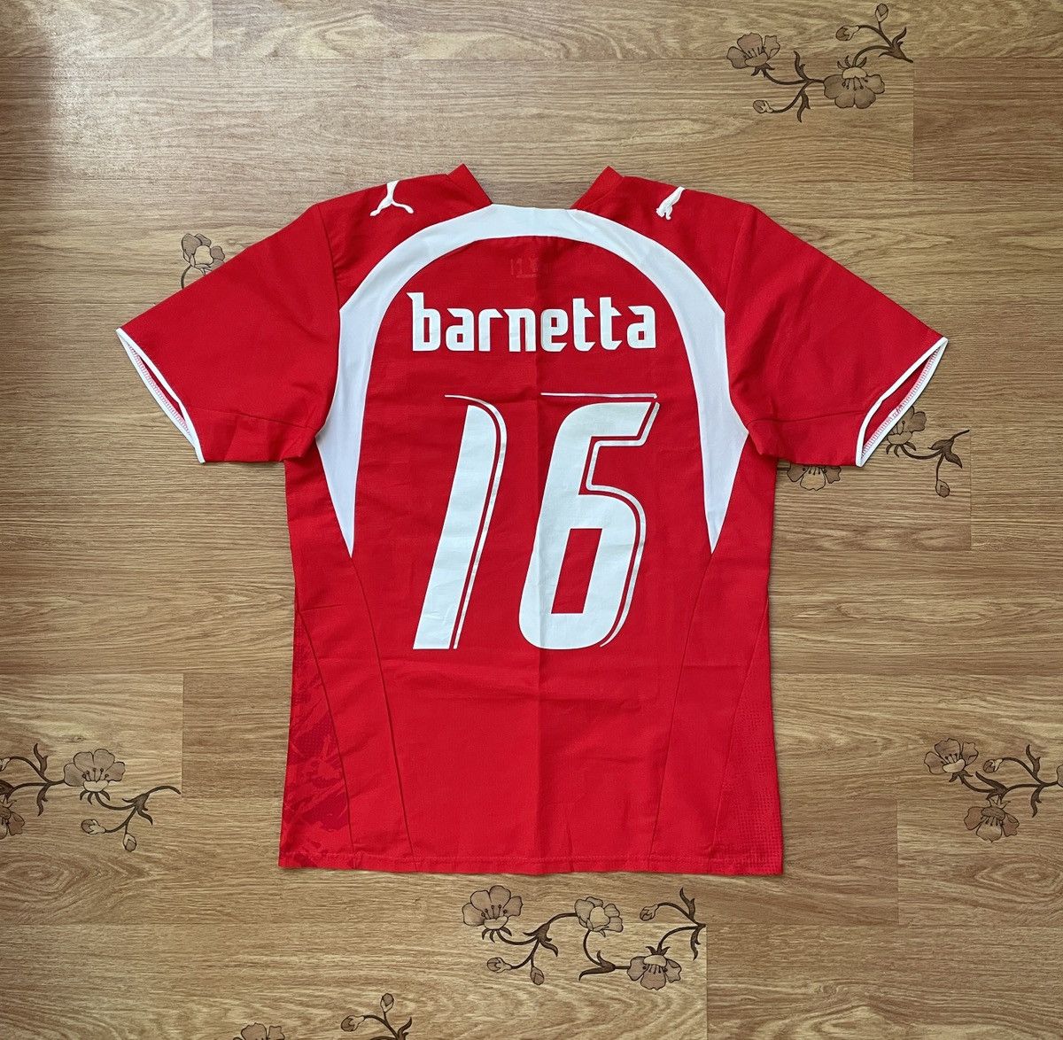 Puma Switzerland 2006-08 Barnetta #16 Home Football jersey shirt Size US M / EU 48-50 / 2 - 7 Thumbnail