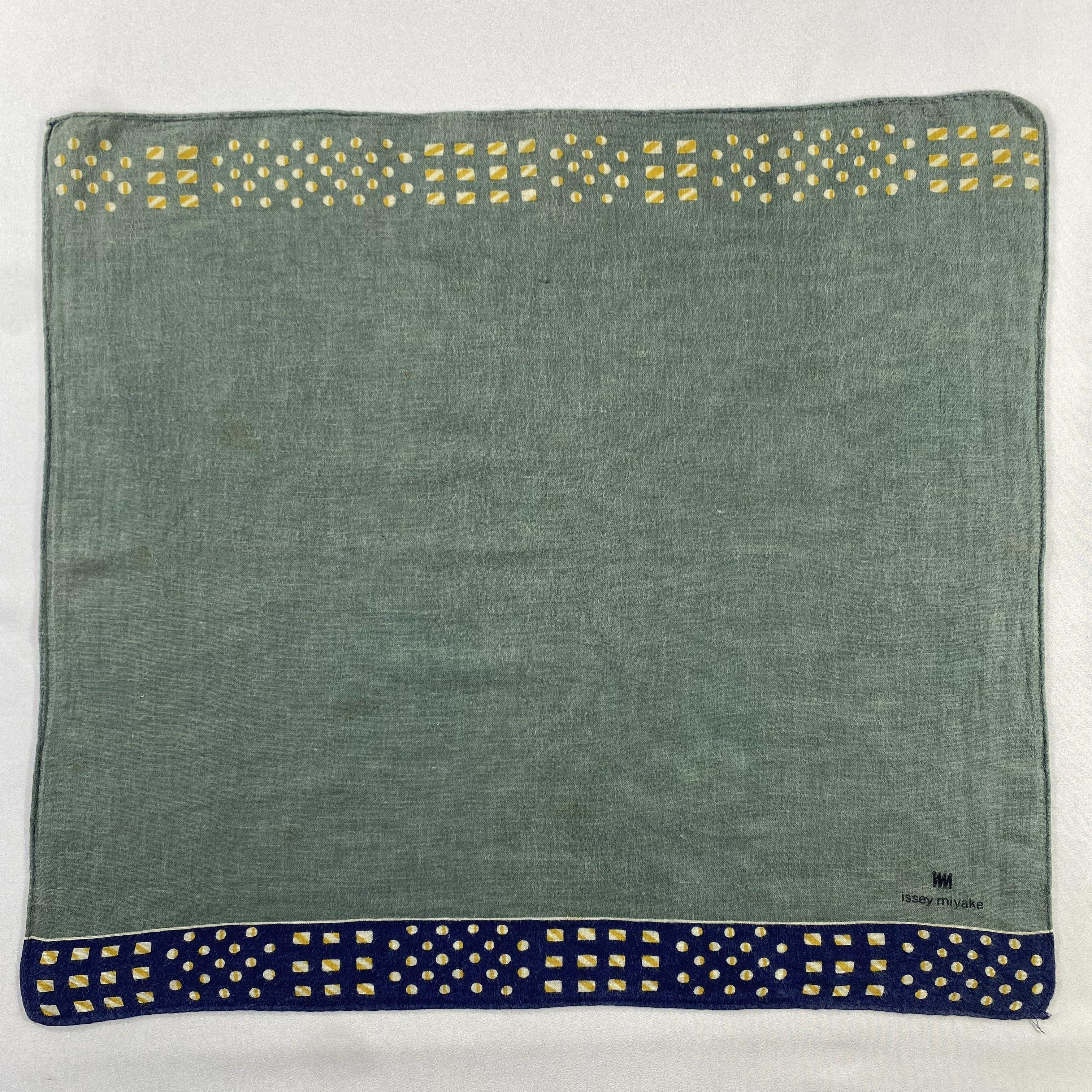 Issey Miyake × Vintage Issey Miyake Bandana/ Handkerchief / Neckerchief-P1345 Size ONE SIZE - 1 Thumbnail
