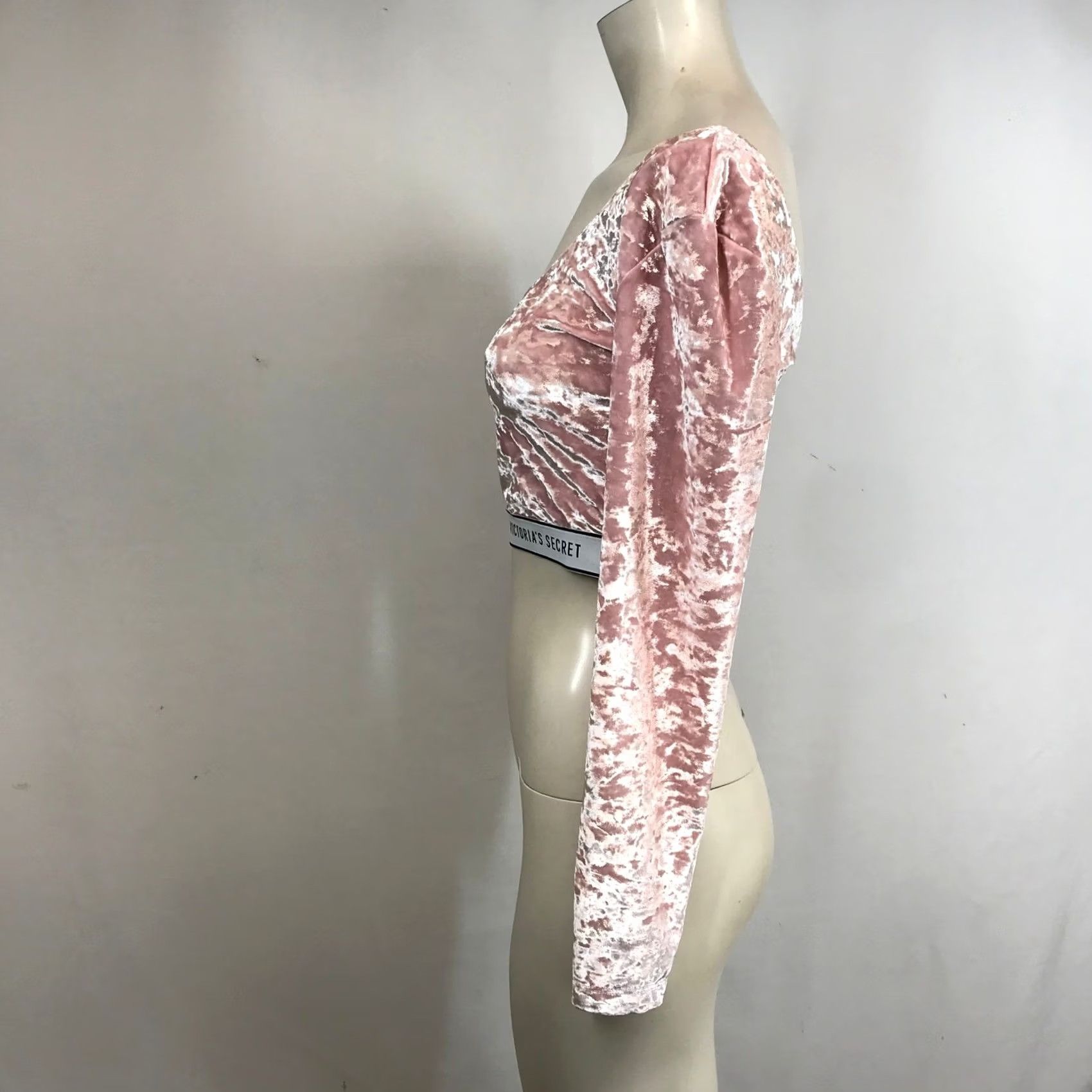Victoria's Secret Victoria's Secret Pink Velvet Long Sleeve Crop Top M Banded Bottom Size M / US 6-8 / IT 42-44 - 6 Thumbnail