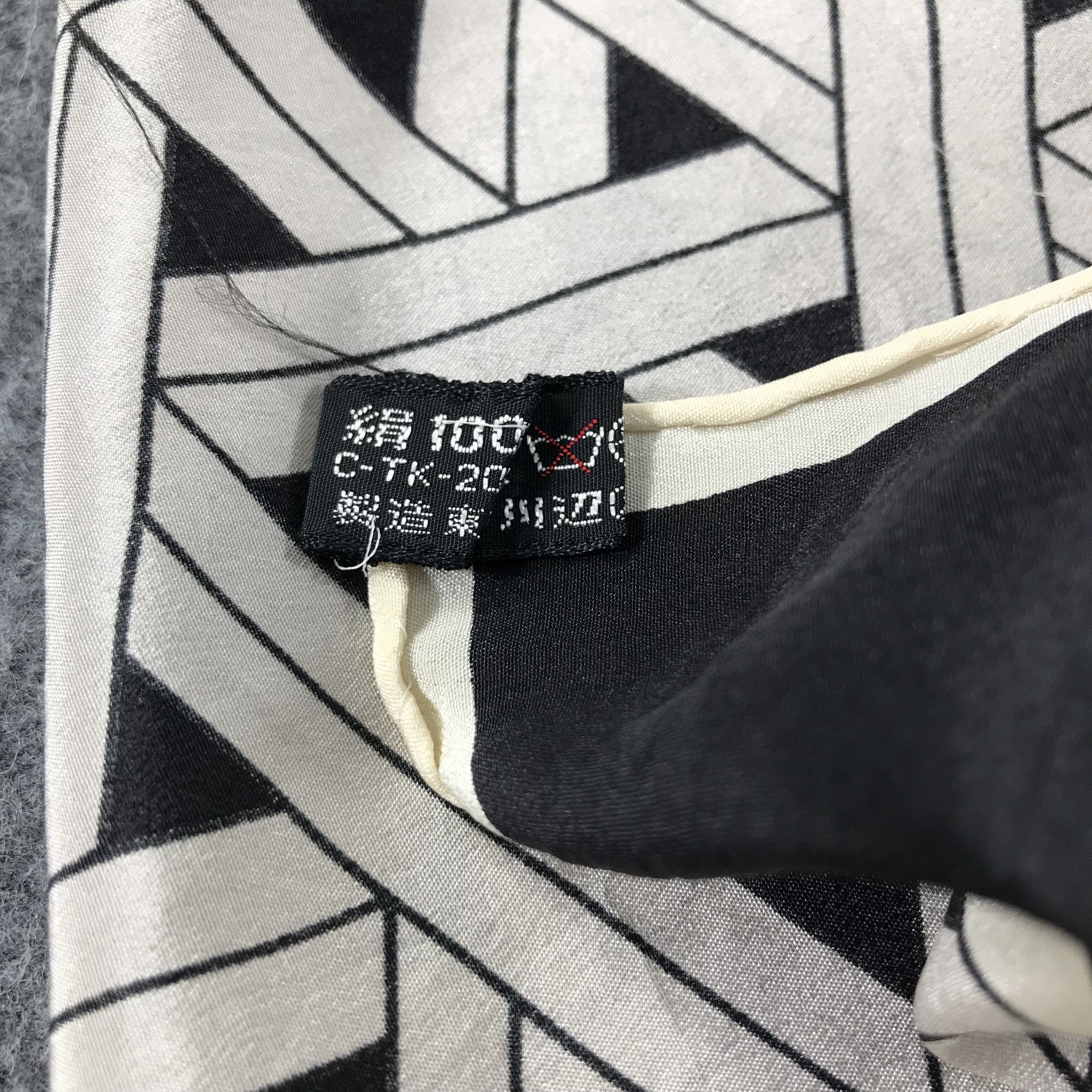 Hanae Mori Vintage Hanae Mori Silk Scarf M113 Size ONE SIZE - 5 Thumbnail