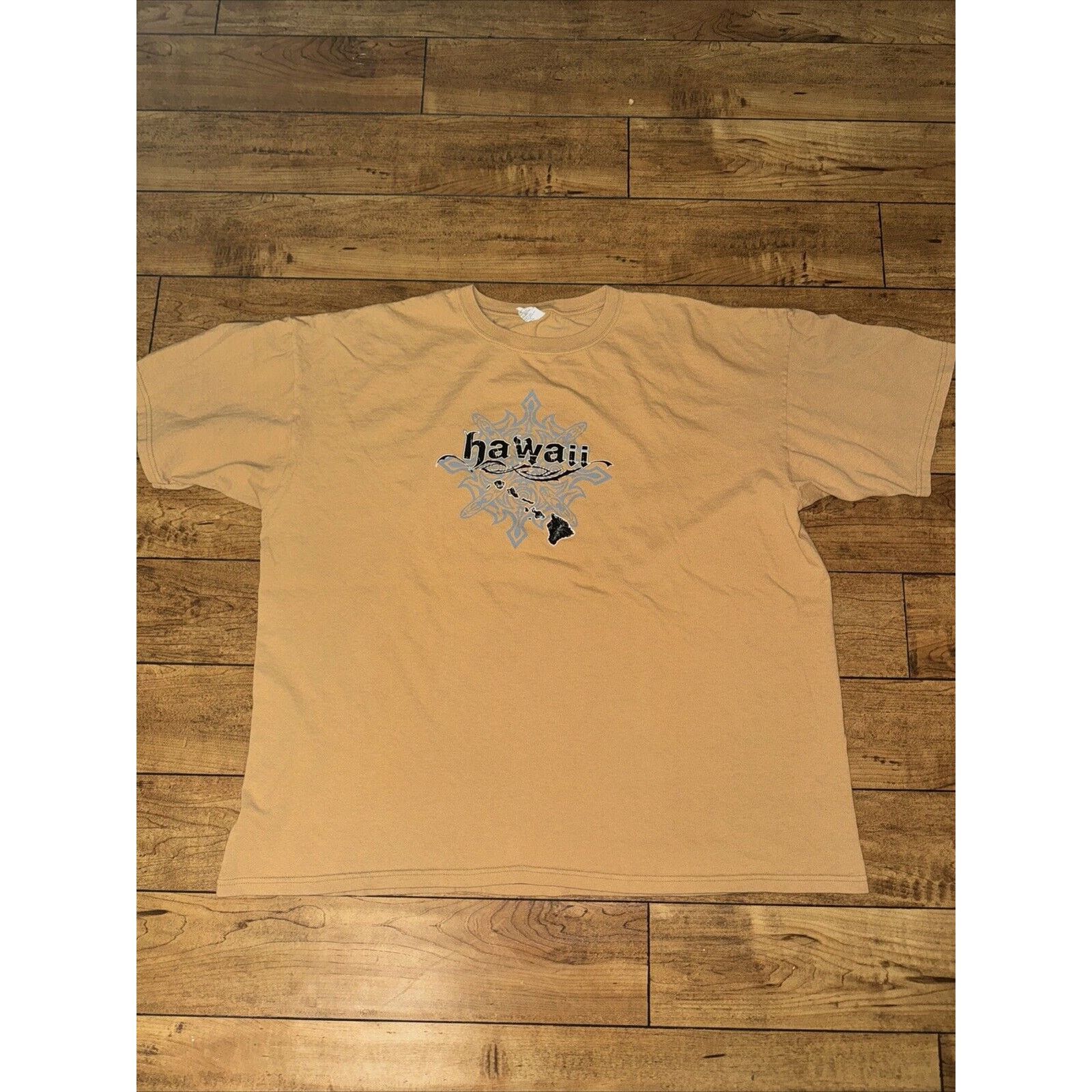 Anvil Vintage Hawaii Poly Tribal T-Shirt Tan 3XL 27x28 Surfing Size US XXL / EU 58 / 5 - 1 Thumbnail