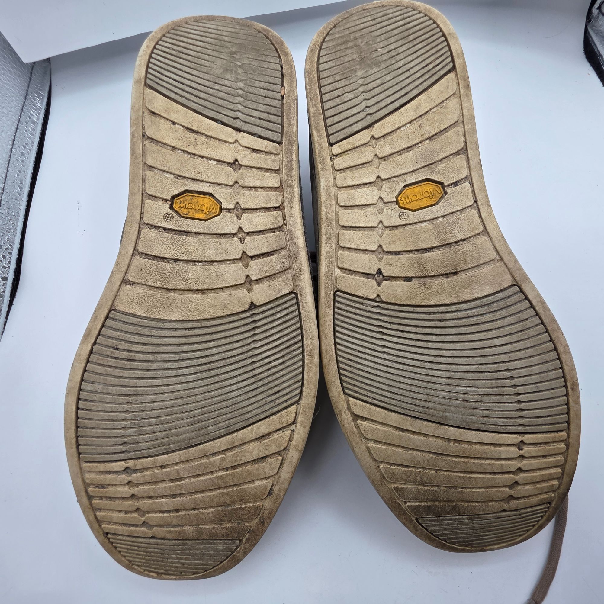 Ugg UGG Kaldwell Mens Size 9.5 Gray Chukka Ankle Boots Vibram So Size US 9.5 / EU 42-43 - 8 Thumbnail