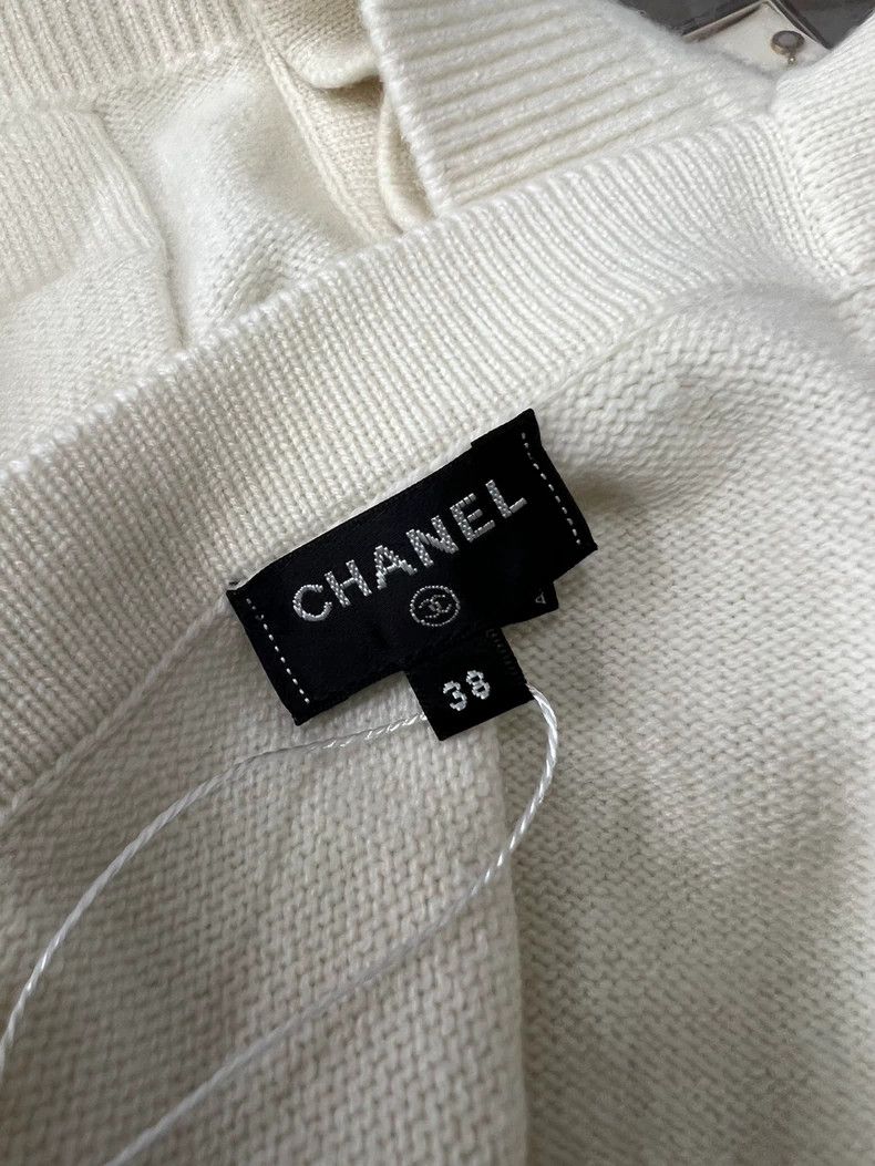 Chanel Chanel White multi-element badge suspender vest Size XS / US 0-2 / IT 36-38 - 3 Thumbnail