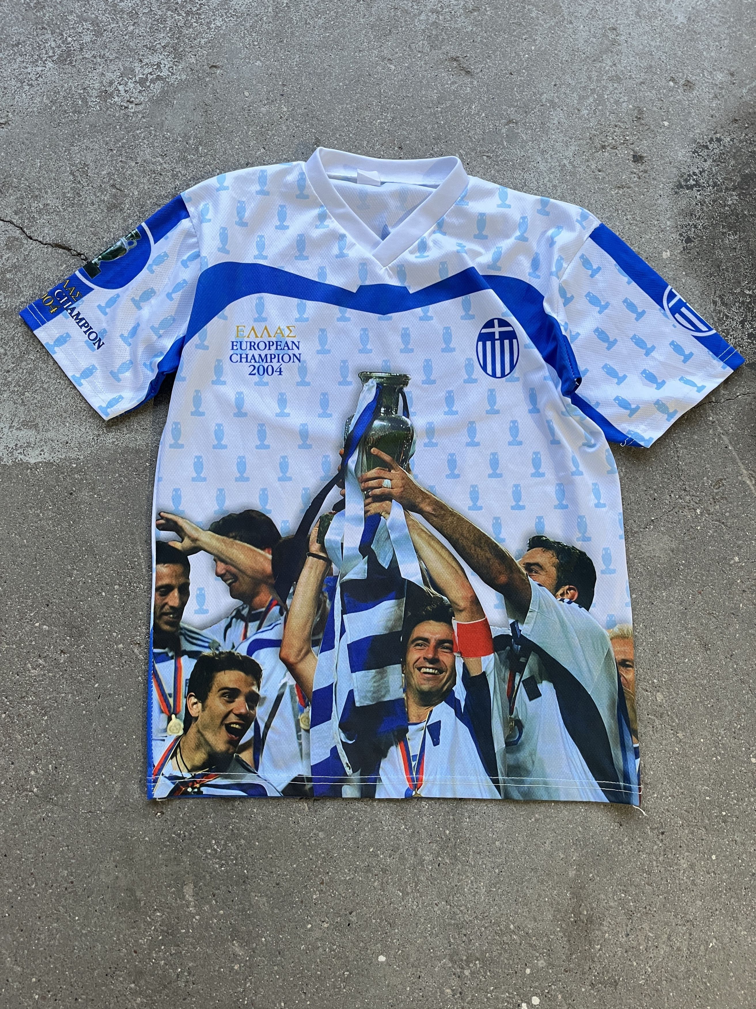 Other Greece 2004 European Champion football tee Size US M / EU 48-50 / 2 - 3 Thumbnail