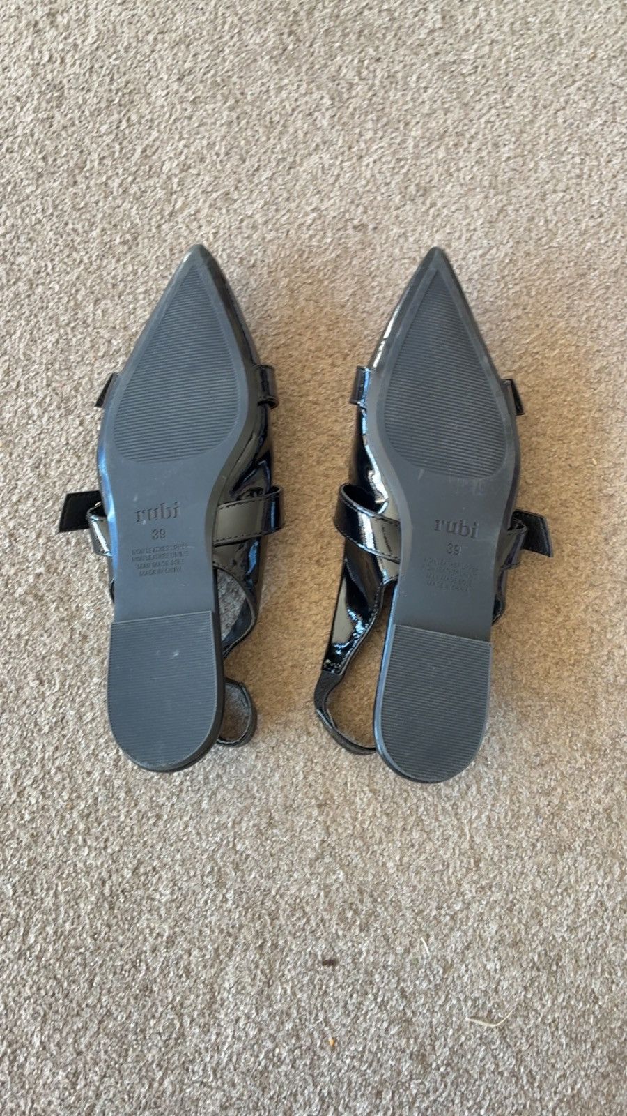 Other black patent leather buckle flats with pointed toe Size US 8 / IT 38 - 4 Thumbnail