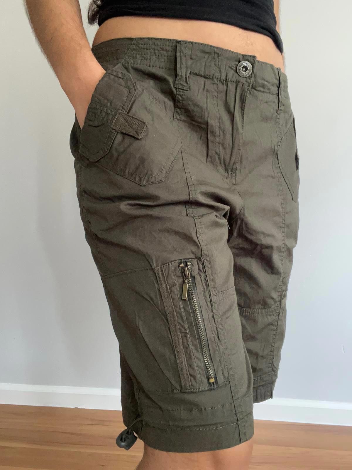 Other Women’s green cargo shorts Size 36" / US 14 / IT 50 - 2 Thumbnail