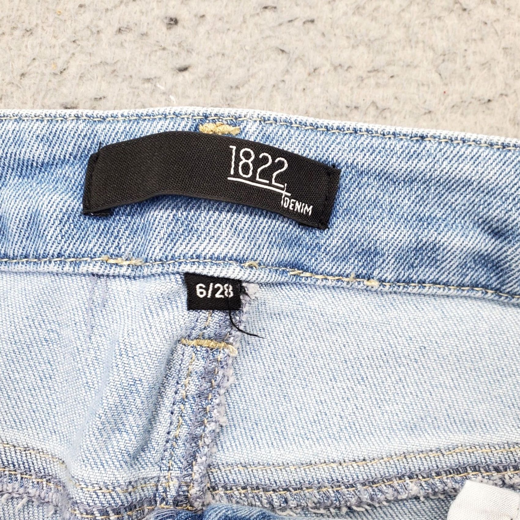 Vintage 1822 Denim Women's 6 Bermuda Shorts Blue 5-Pocket High Rise Mid Thigh Ripped Raw Hem Size 28" / US 6 / IT 42 - 6 Thumbnail