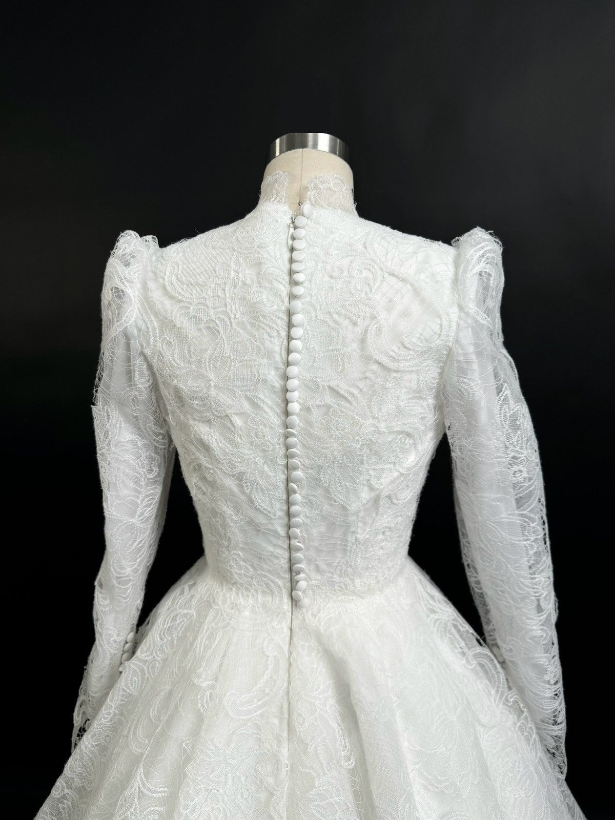 Other Preloved US 2 Anna Augusta Embroidery Lace Bridal Dress Size XS / US 0-2 / IT 36-38 - 5 Thumbnail