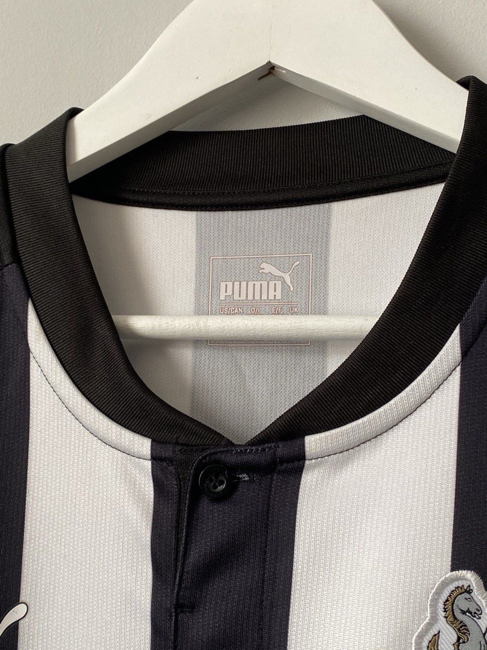 Puma Puma Newcastle United 2017/18 Home Soccer Jersey Size US L / EU 52-54 / 3 - 8 Thumbnail