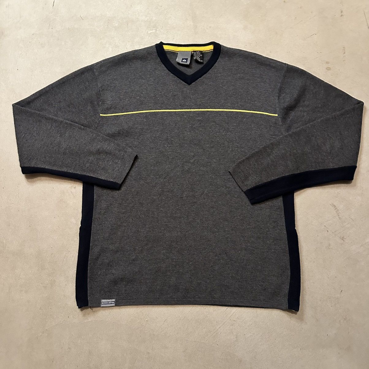 Quiksilver Vintage 90s Grey Quiksilver Surf V-Neck Sweater Size L Size US L / EU 52-54 / 3 - 2 Thumbnail
