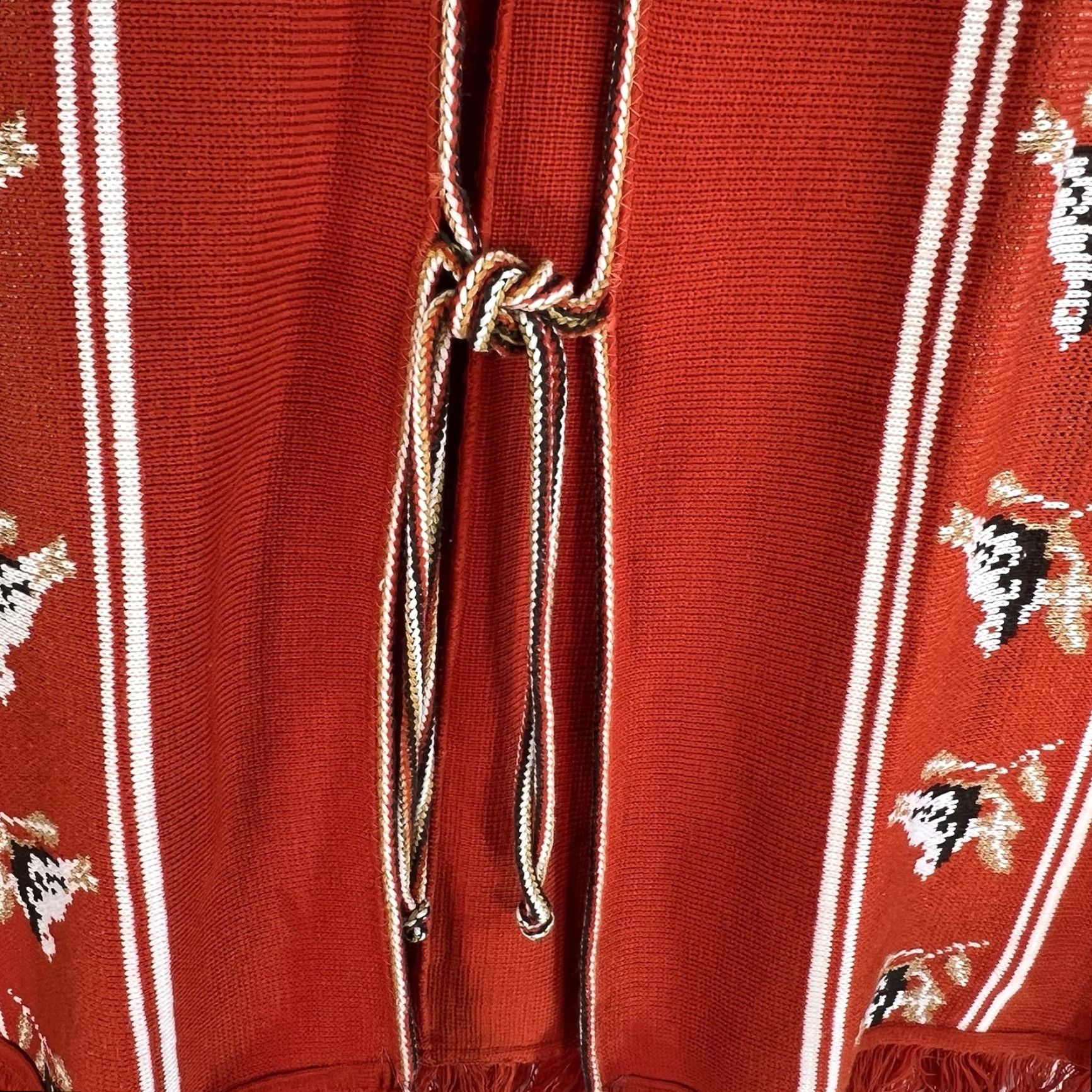 Rusty VINTAGE Southwestern Bird Poncho Sweater Womens One Size Rust Orange Animal Print Cape with Fringe Tasseled Accents Size ONE SIZE - 4 Thumbnail