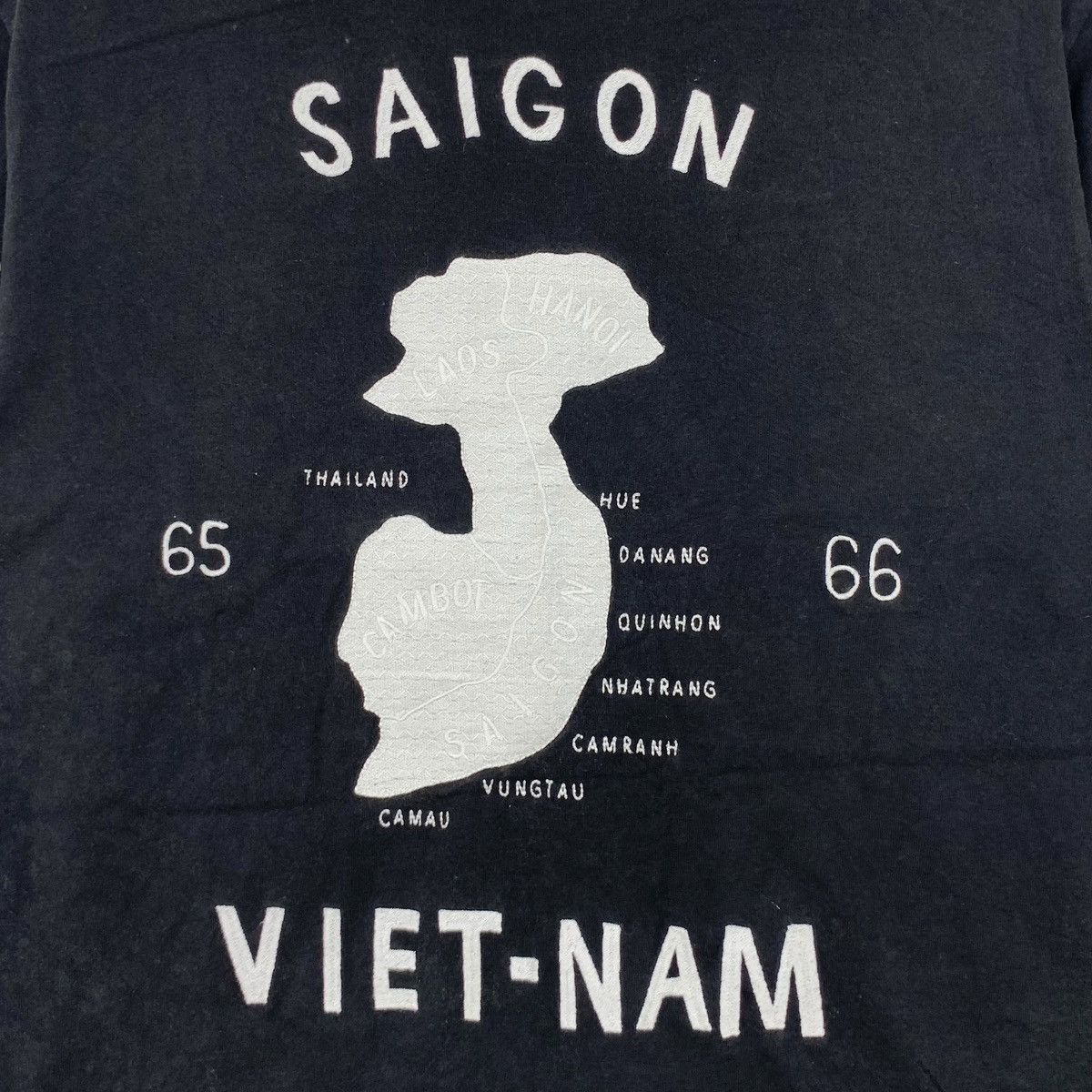 Ships Jet Blue Vintage SHIPS JET BLUE Collection Saigon Vietnam Tee Shirt Size US M / EU 48-50 / 2 - 5 Thumbnail