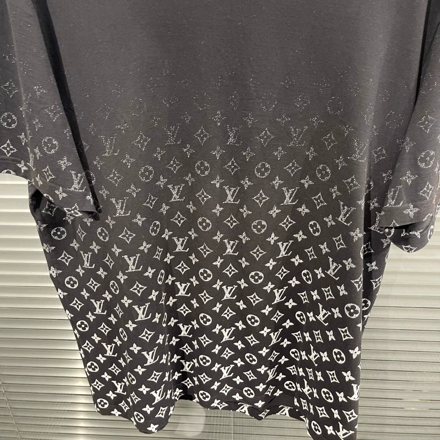 Louis Vuitton Louis Vuitton Gradient Monogram All-Over SS Tee Size US XXL / EU 58 / 5 - 4 Thumbnail