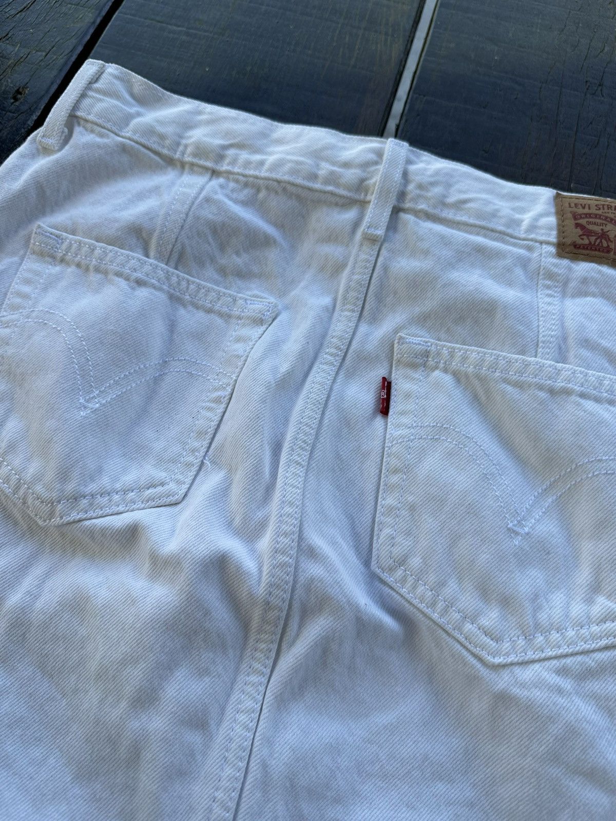 Levi's Levis white mini skirt Size 30" / US 8 / IT 44 - 8 Thumbnail