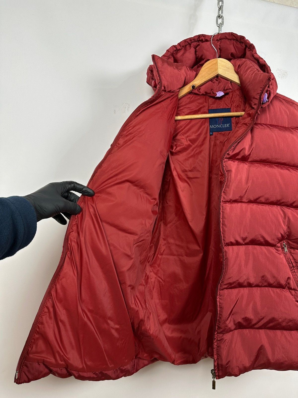 Moncler Vintage Moncler Nylon/Down Burgundy Puffer Jacket Size US L / EU 52-54 / 3 - 21 Thumbnail
