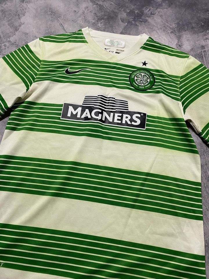 Nike × Vintage Vintage Nike Celtic soccer jersey size S logo green Size US S / EU 44-46 / 1 - 3 Thumbnail